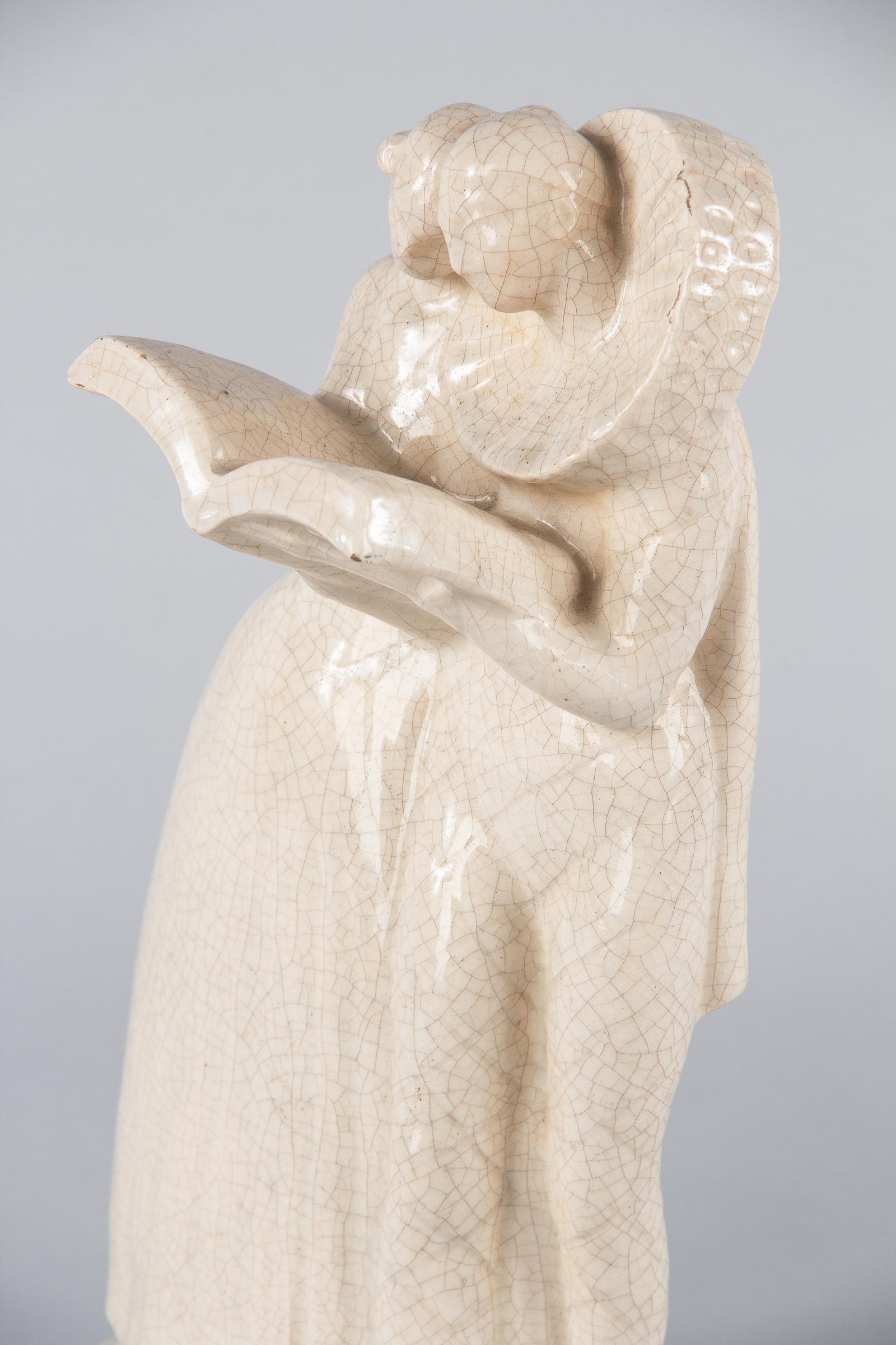 French White Crackled Ceramic Statuette, circa 1930s In Good Condition For Sale In Austin, TX