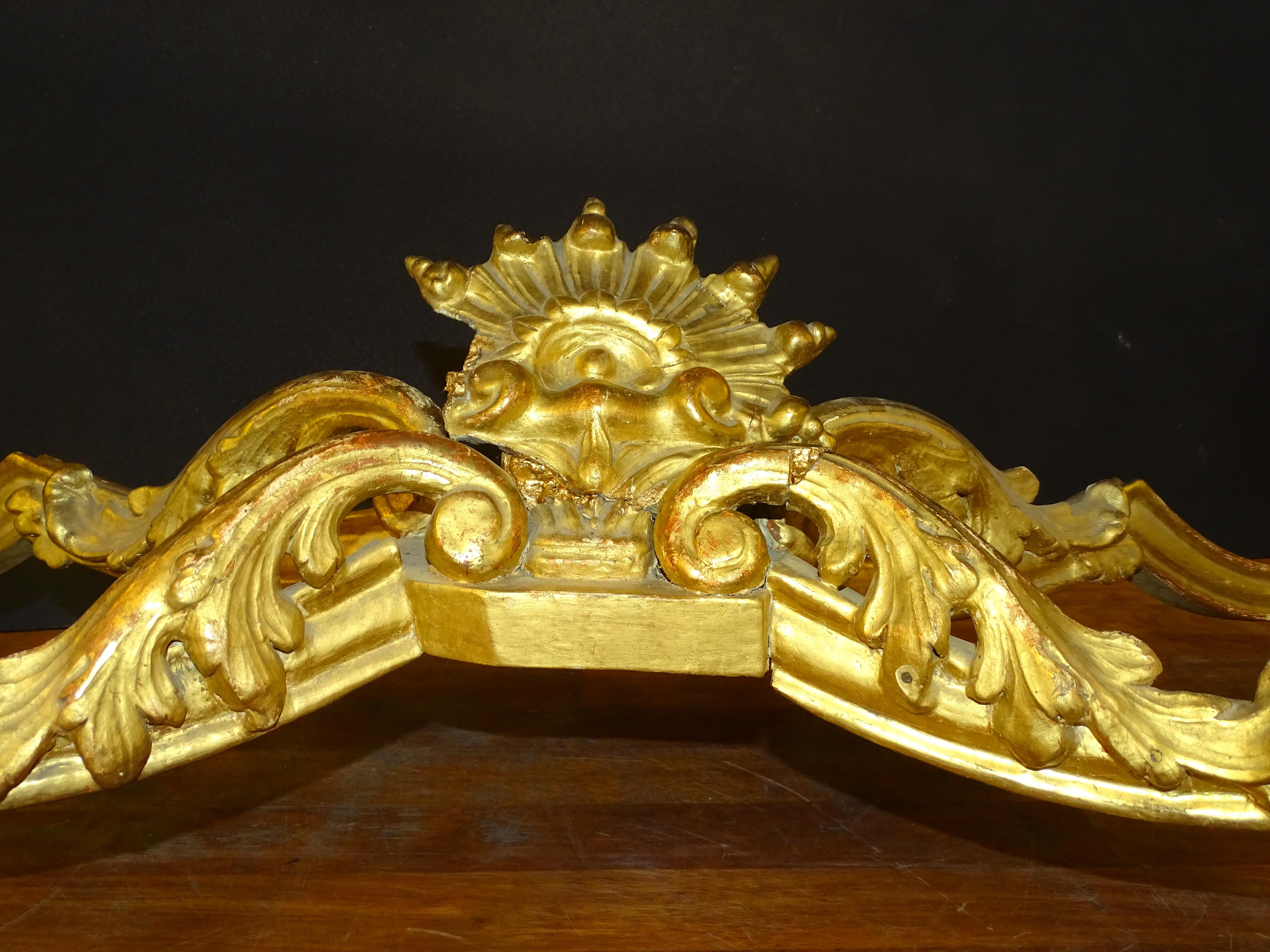 Französische Konsole aus geschnitztem und vergoldetem Holz in weißem Marmor und vergoldetem Holz, Napoleon III im Angebot 9