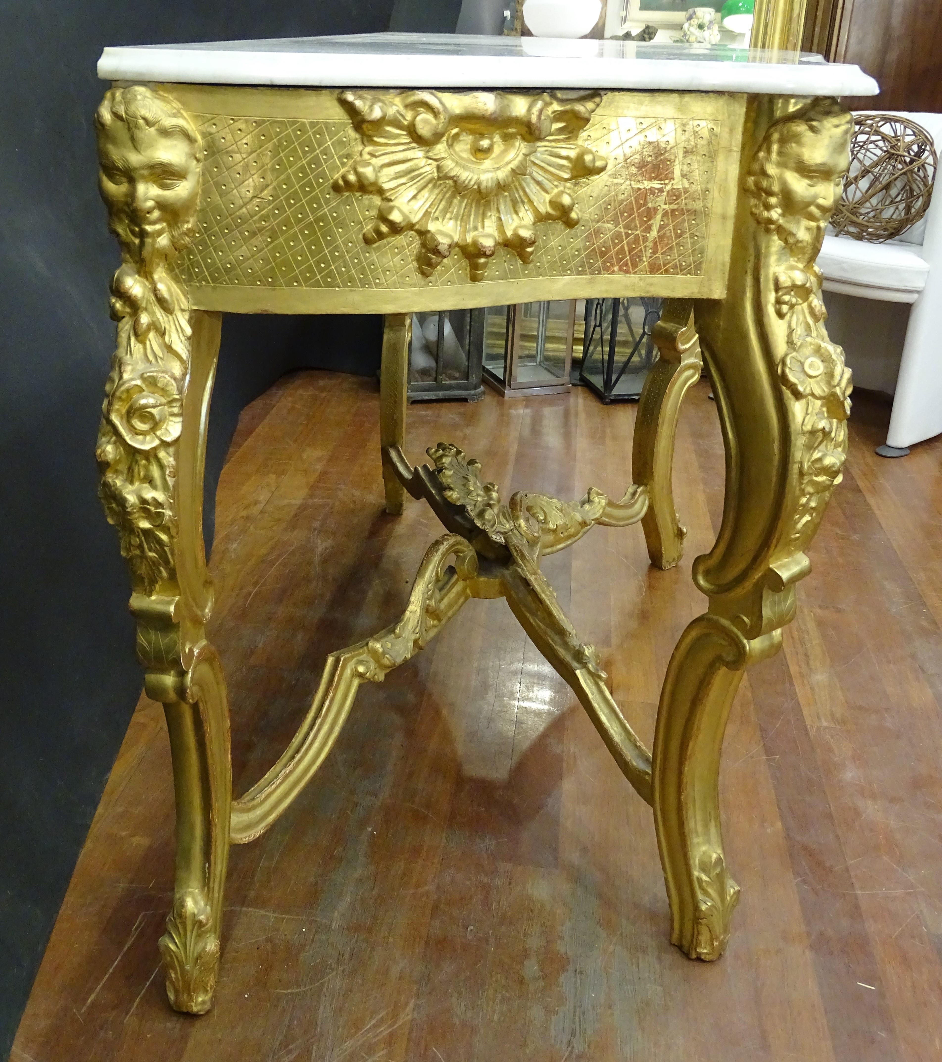 Französische Konsole aus geschnitztem und vergoldetem Holz in weißem Marmor und vergoldetem Holz, Napoleon III im Angebot 2