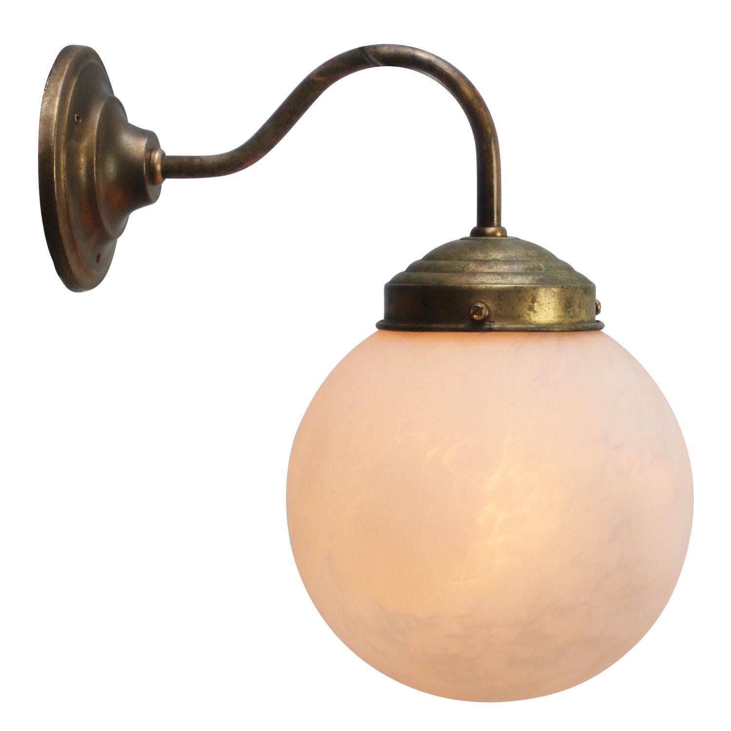 French wall lamp
White marble, opaline glass.
Brass wall piece and arm

diameter brass wall mount: 10 cm, 3 holes to secure

Weight: 0.70 kg / 1.5 lb

Priced per individual item. All lamps have been made suitable by international standards for
