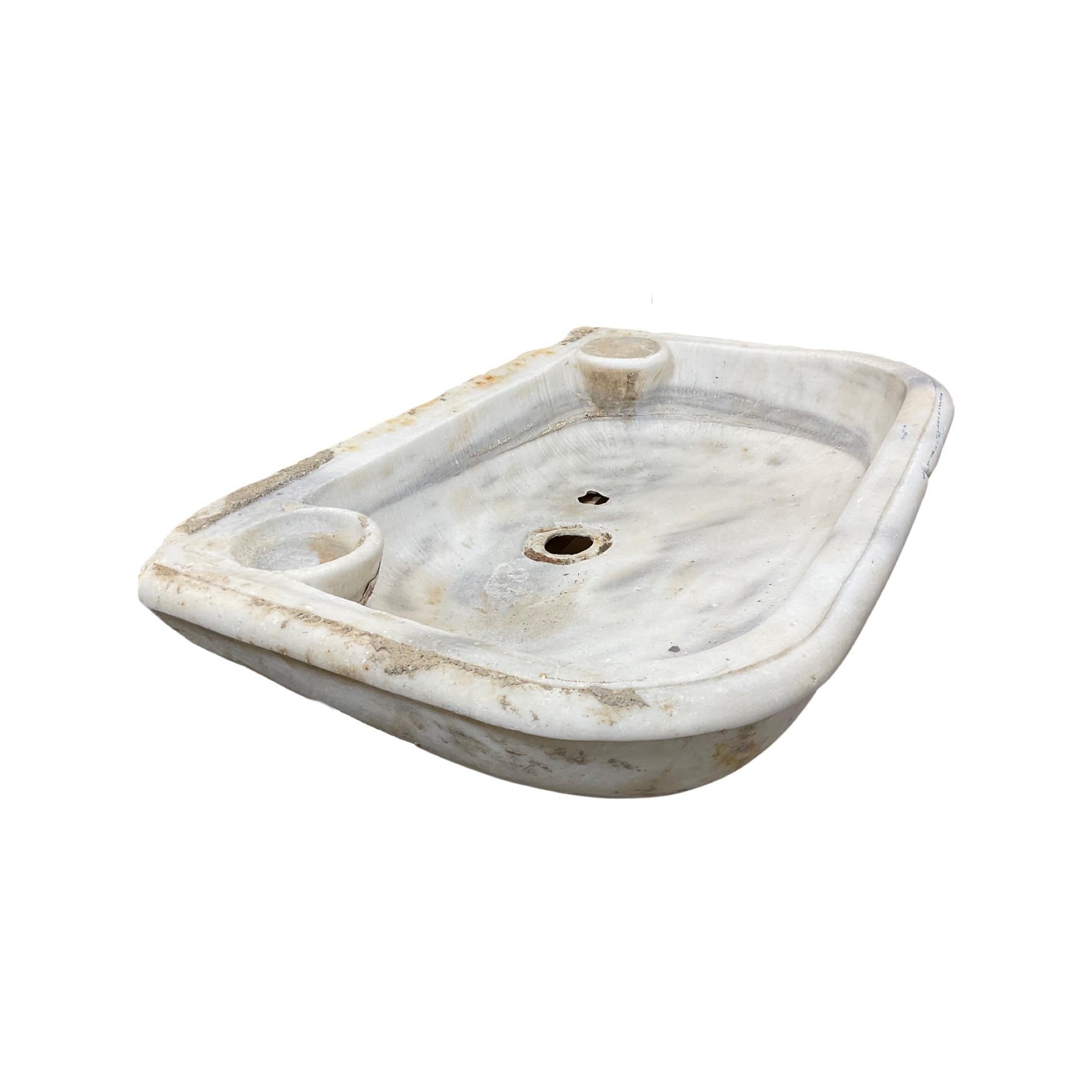 Französisches Waschbecken aus weißem Marmor im Zustand „Gut“ im Angebot in Dallas, TX