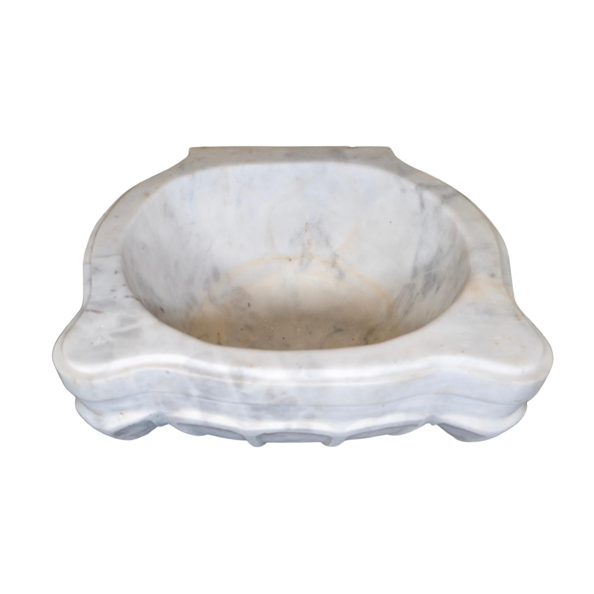 French White Marble Sink In Good Condition For Sale In Dallas, TX