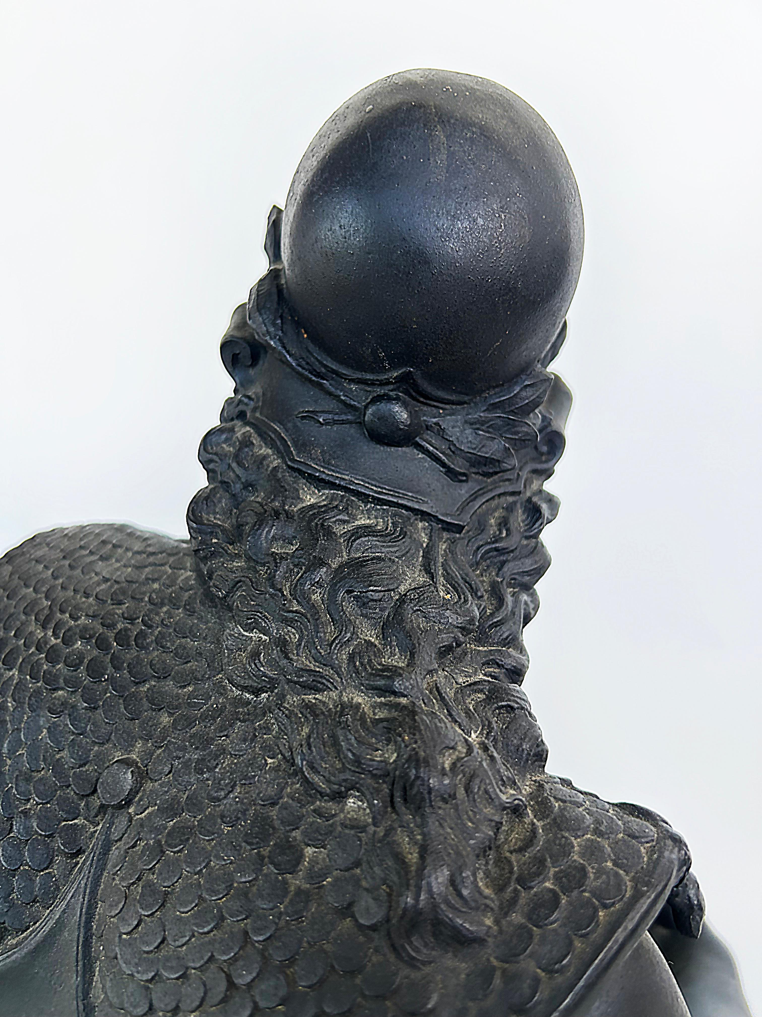 Sculpture française en métal blanc représentant Minerva, la déesse romaine de la sagesse en vente 5