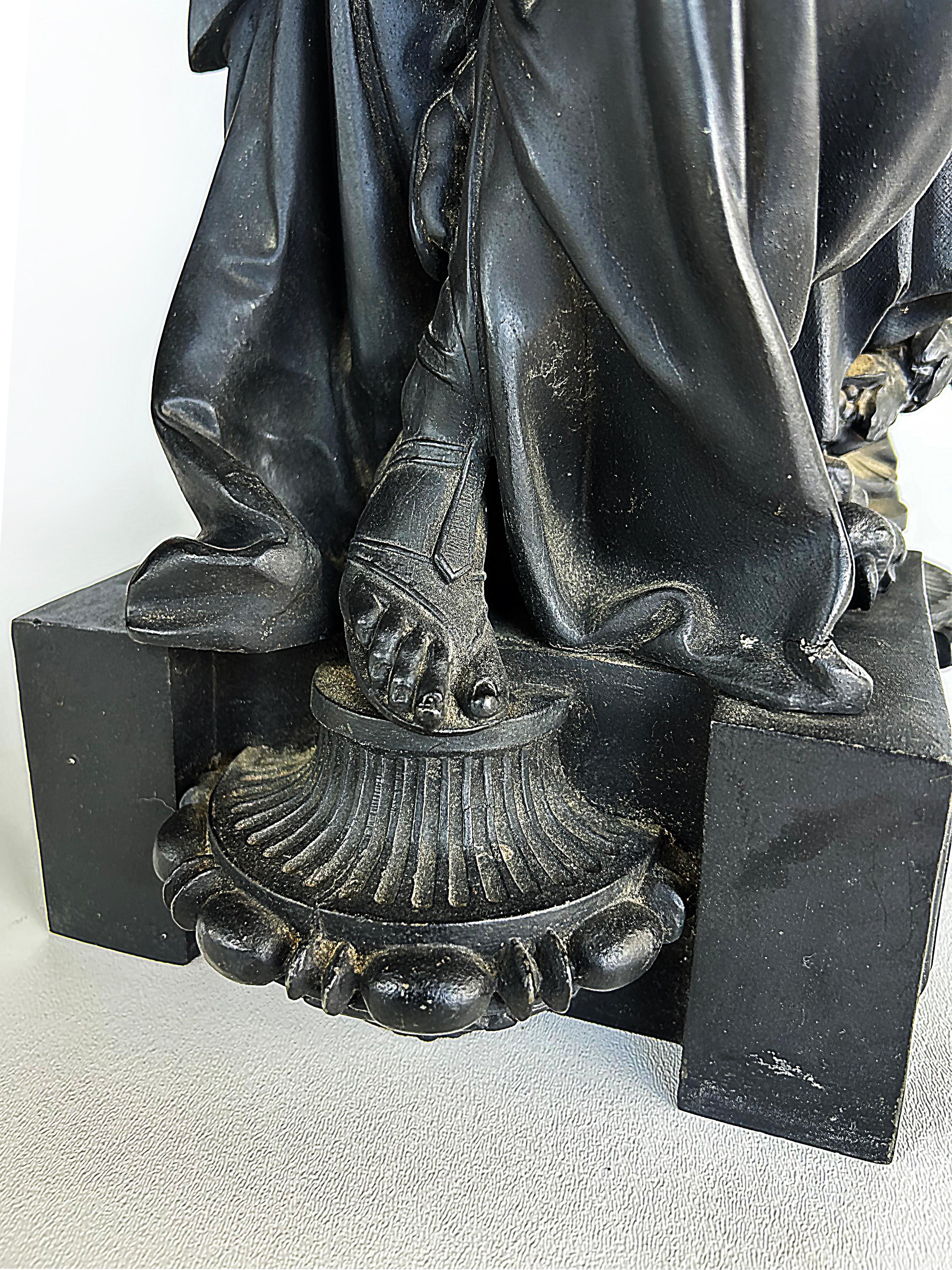 Sculpture française en métal blanc représentant Minerva, la déesse romaine de la sagesse en vente 6