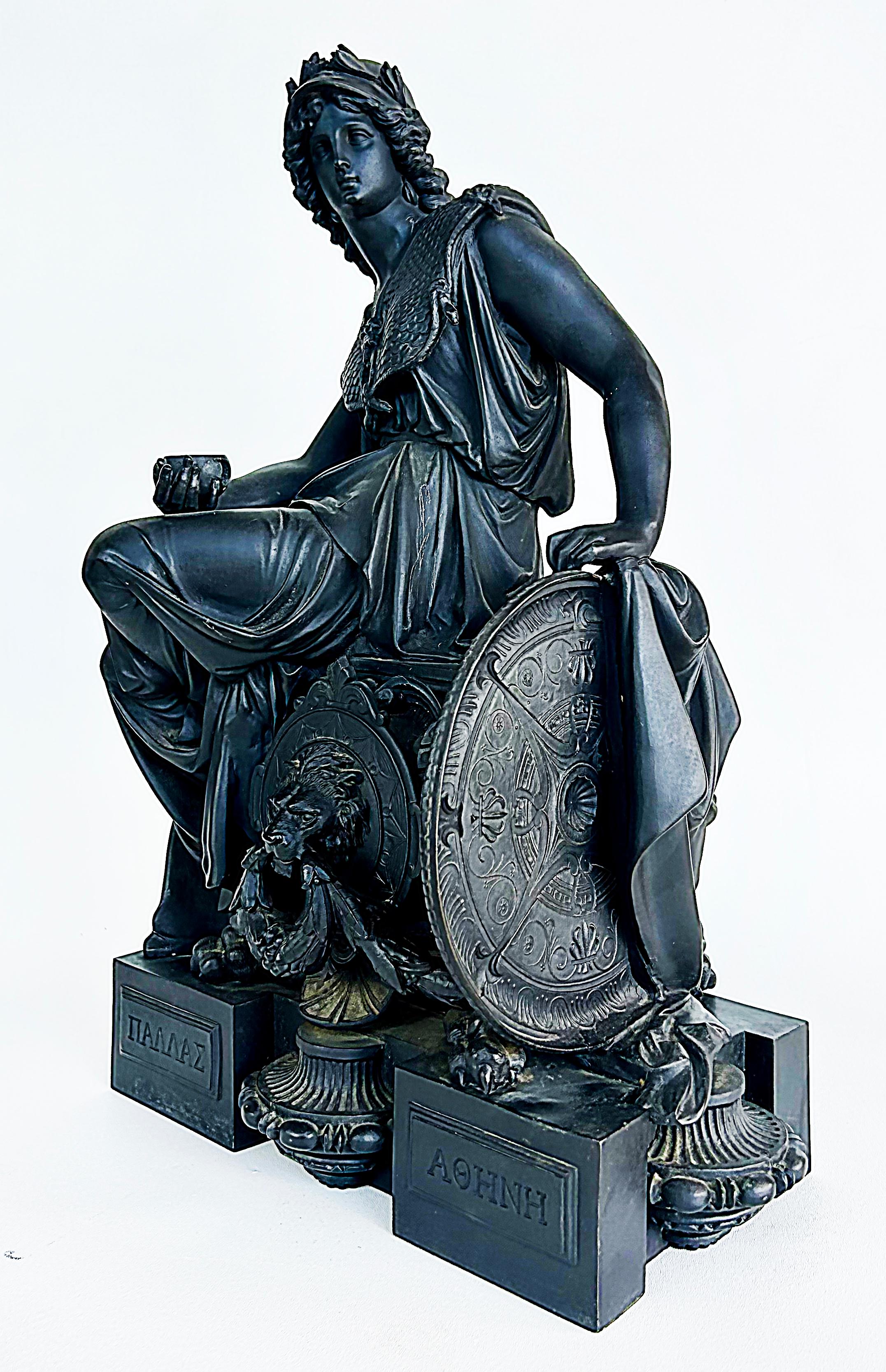 Français Sculpture française en métal blanc représentant Minerva, la déesse romaine de la sagesse en vente