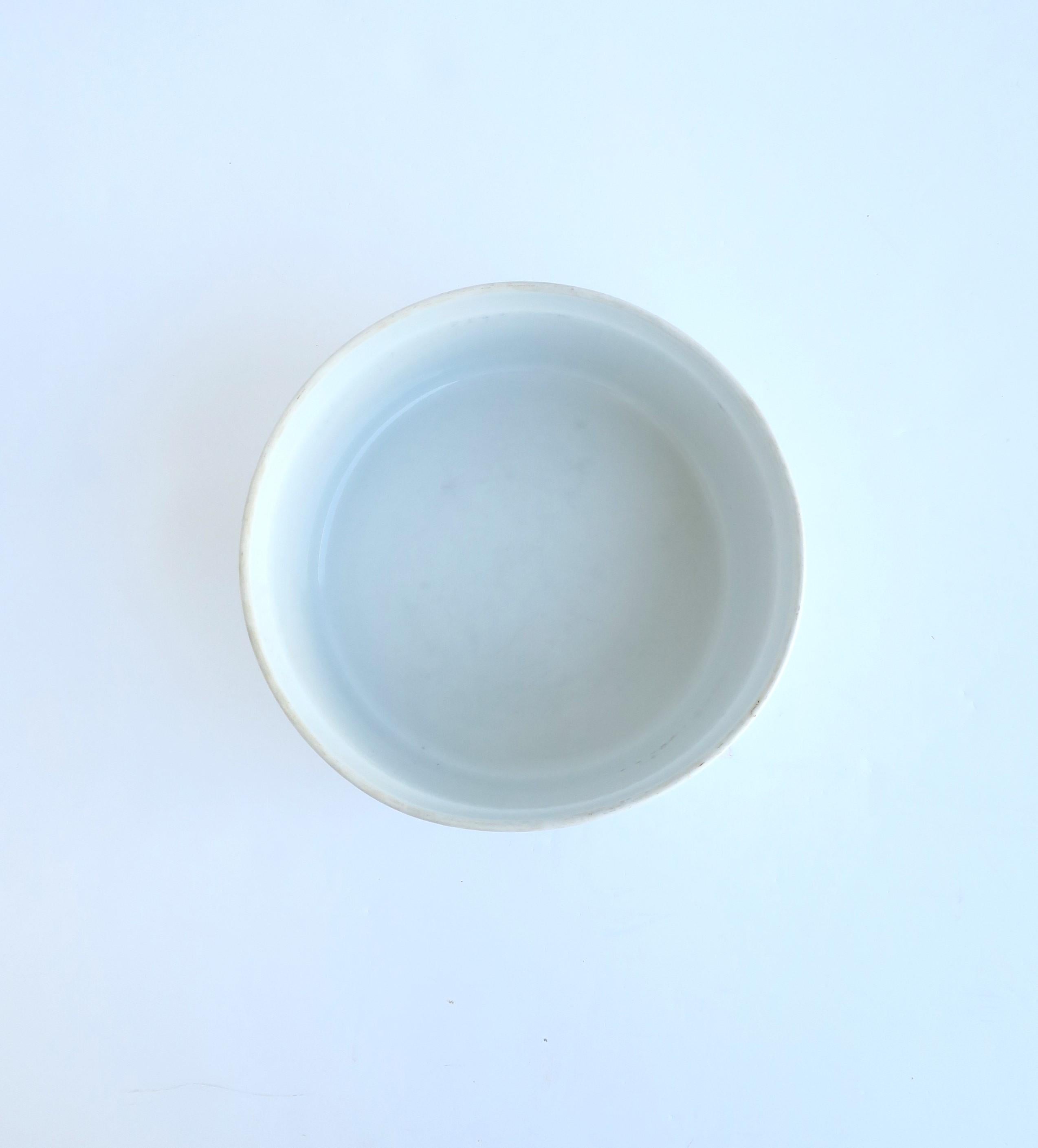 French White Porcelain Bowl  For Sale 1