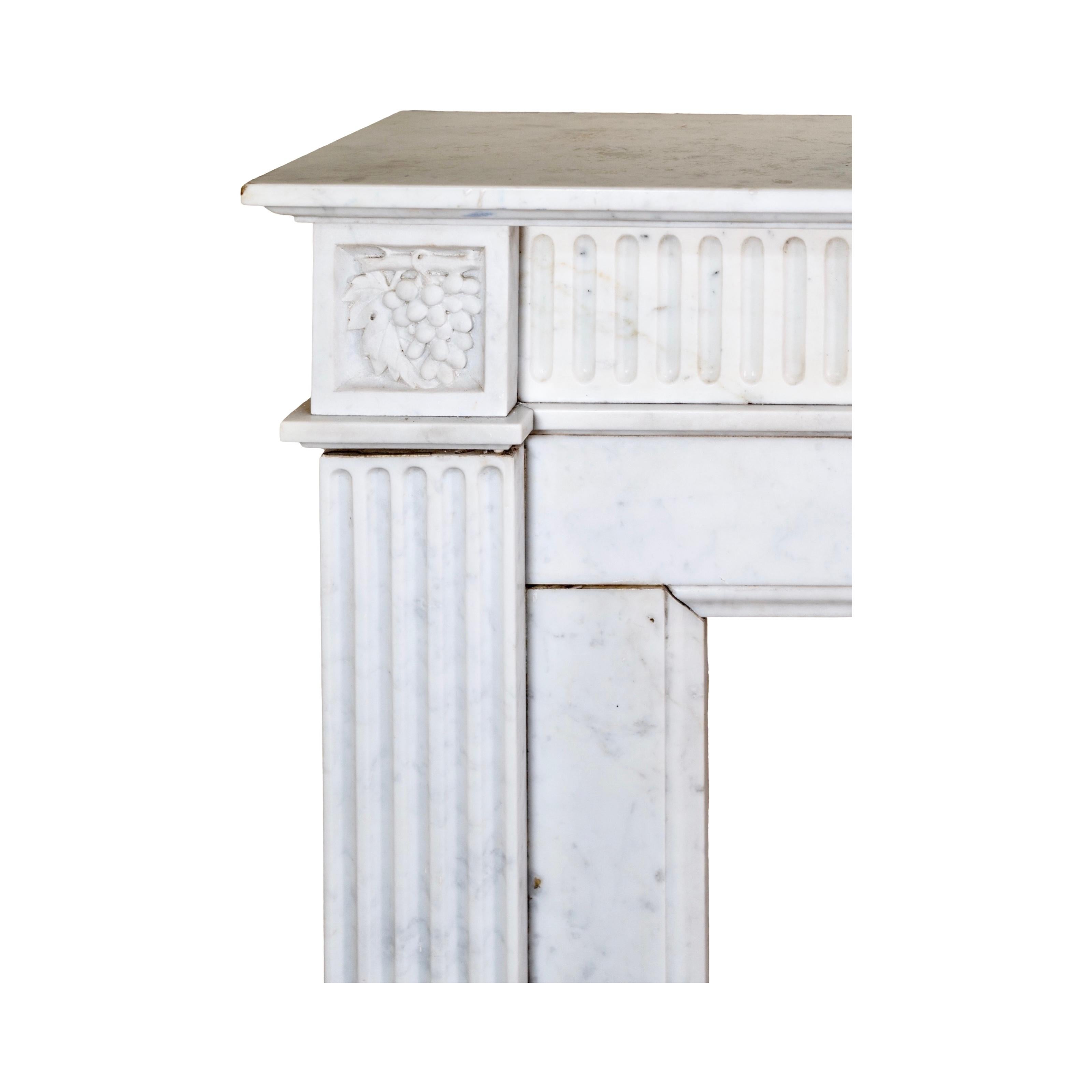 French White Veined Carrara Marble Mantel In Good Condition For Sale In Dallas, TX
