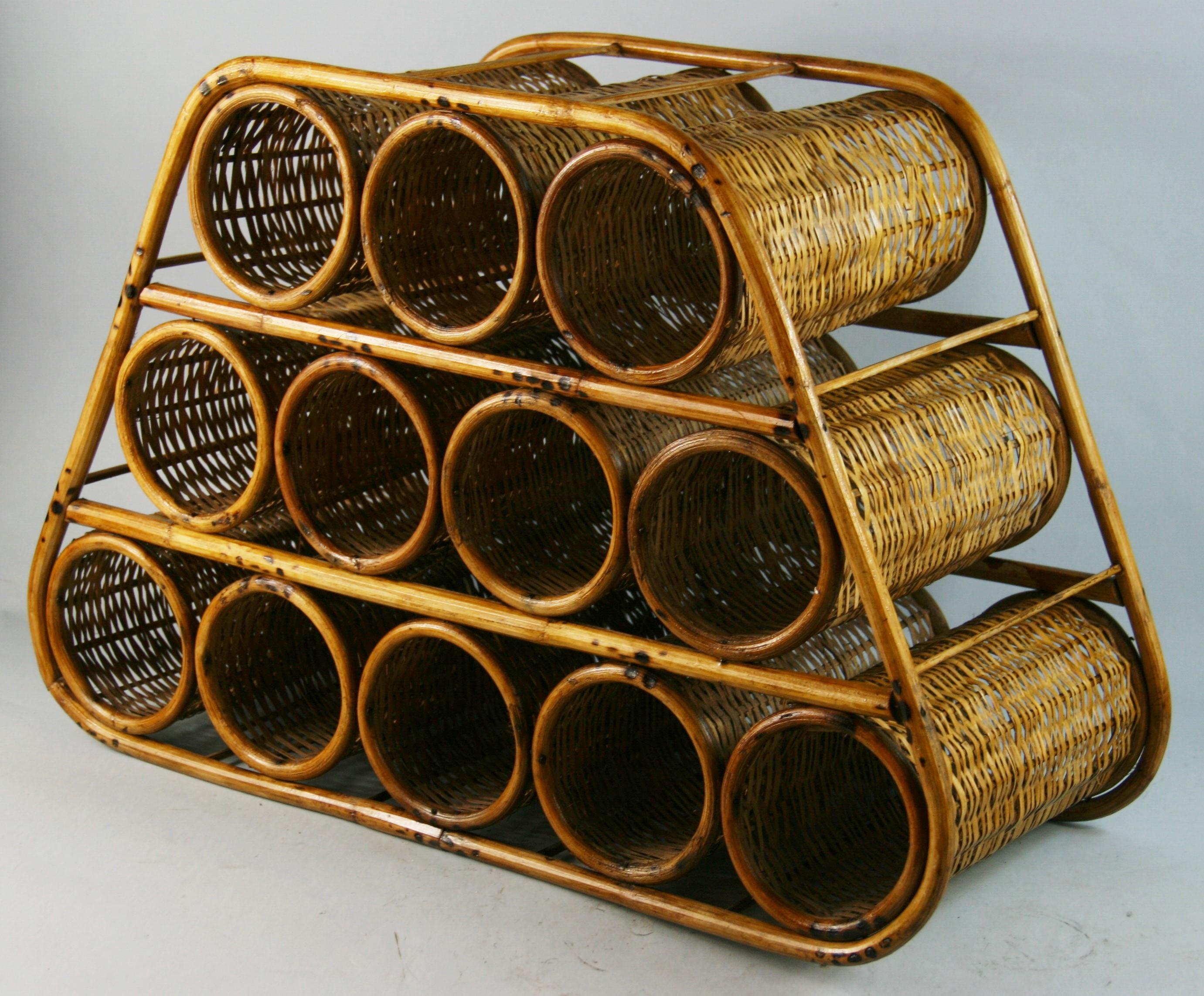 Französischer Weinregal aus Korbweide und Bambus mit 12 Flaschen, 1960er Jahre (Europäisch) im Angebot