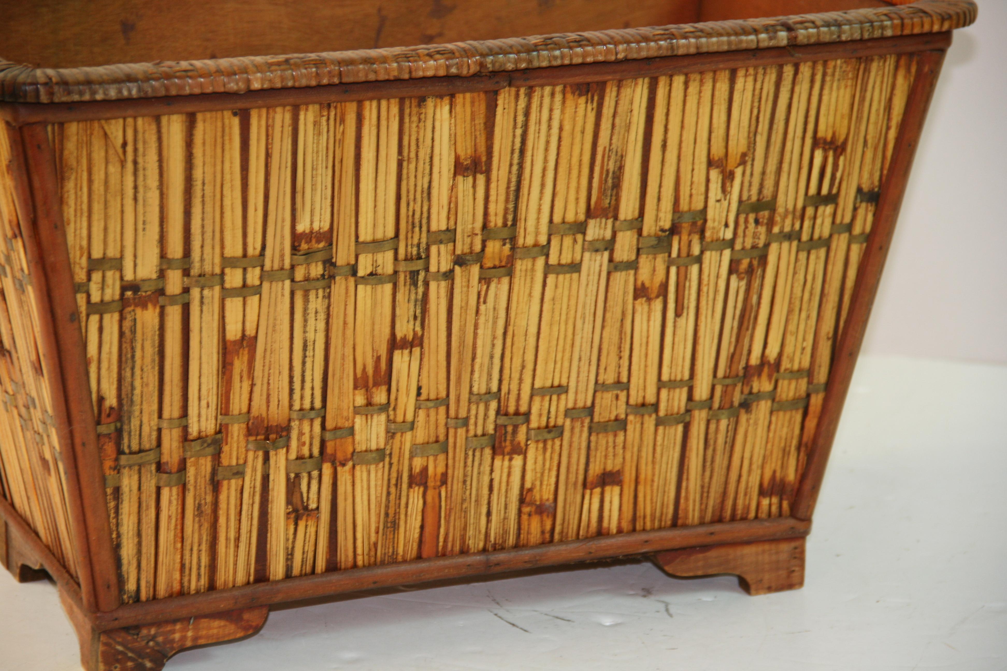 French Wicker and Bamboo Waste Basket In Good Condition For Sale In Douglas Manor, NY
