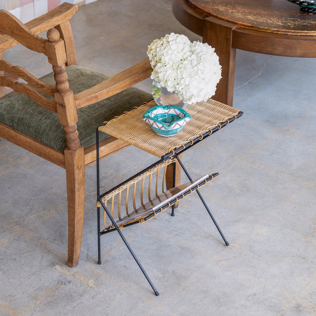 French Wicker and Iron Magazine Rack Table In Good Condition In Los Angeles, CA