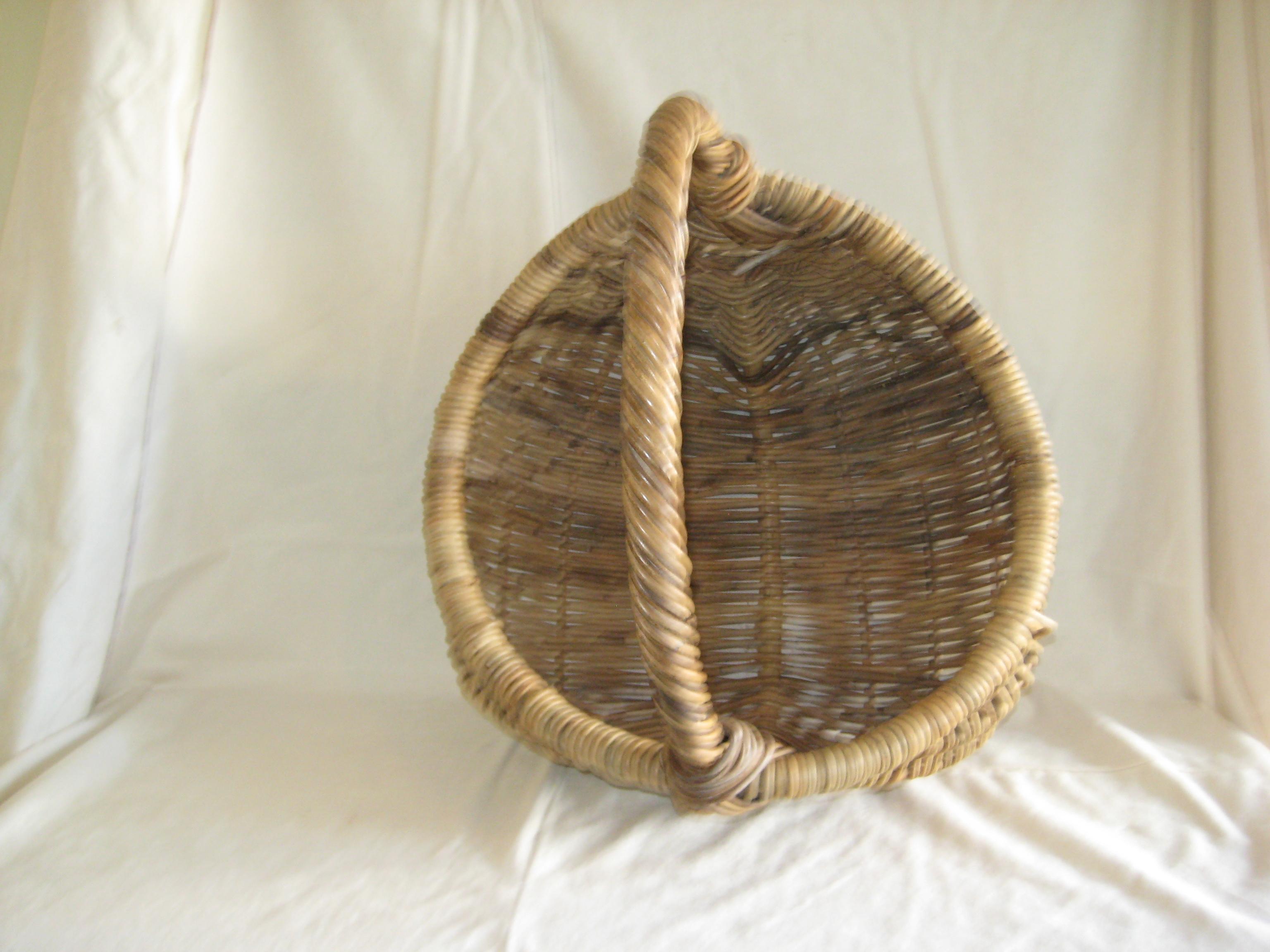 French Wicker Basket In Good Condition In Nantucket, MA