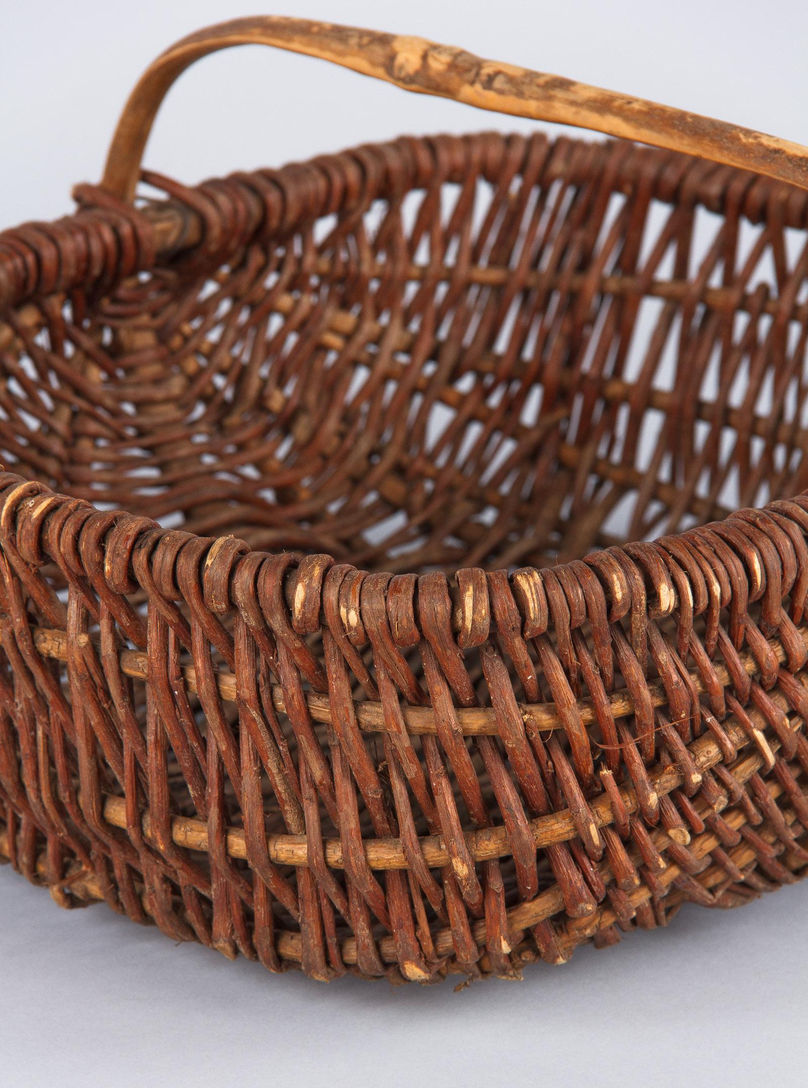 French Wicker Basket from Auvergne Region, 20th Century 2