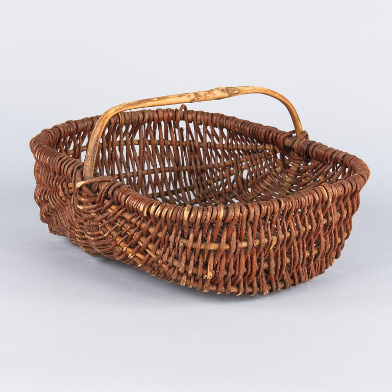 French Wicker Basket from Auvergne Region, 20th Century For Sale at 1stdibs