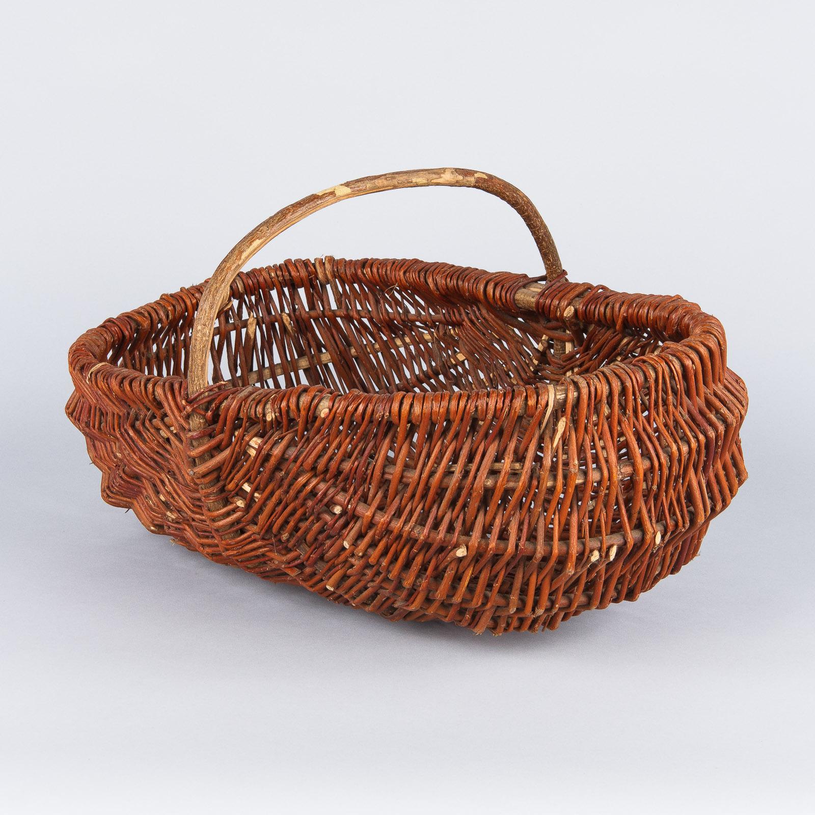 French Wicker Basket from Auvergne Region, 20th Century 5
