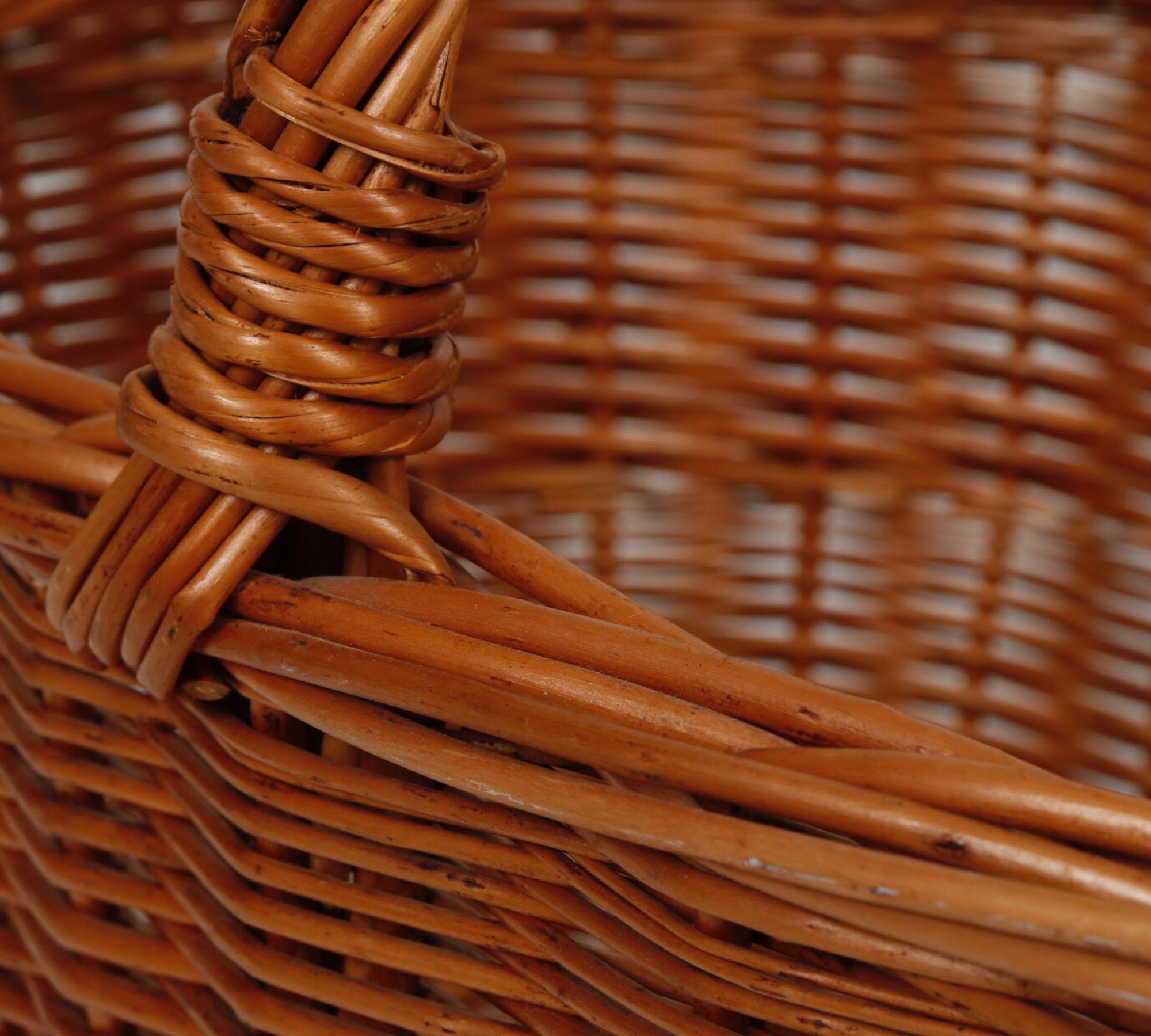 20th Century French Wicker Shopping Basket For Sale