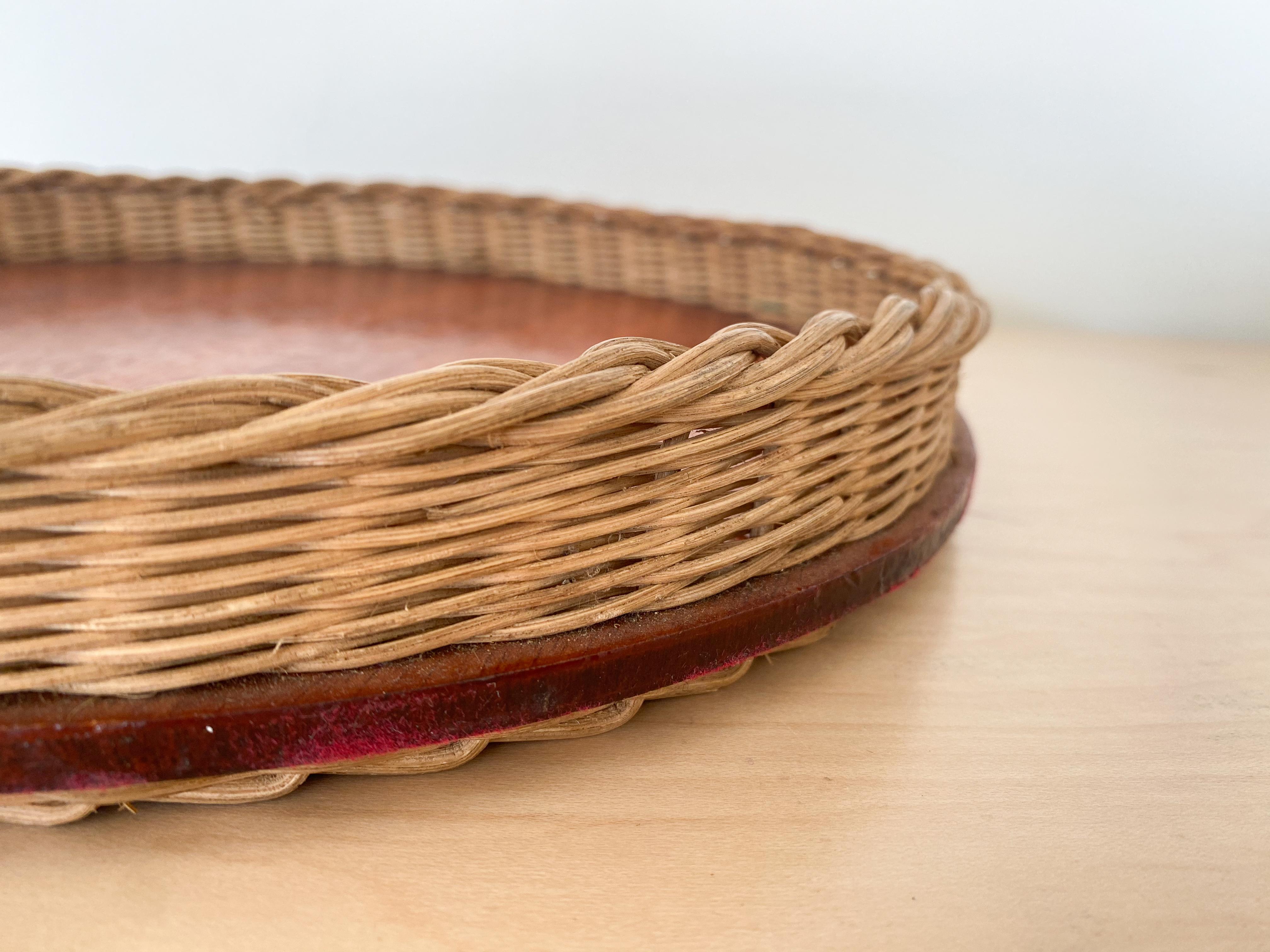 French Wicker Tray with Leather In Good Condition In Los Angeles, CA