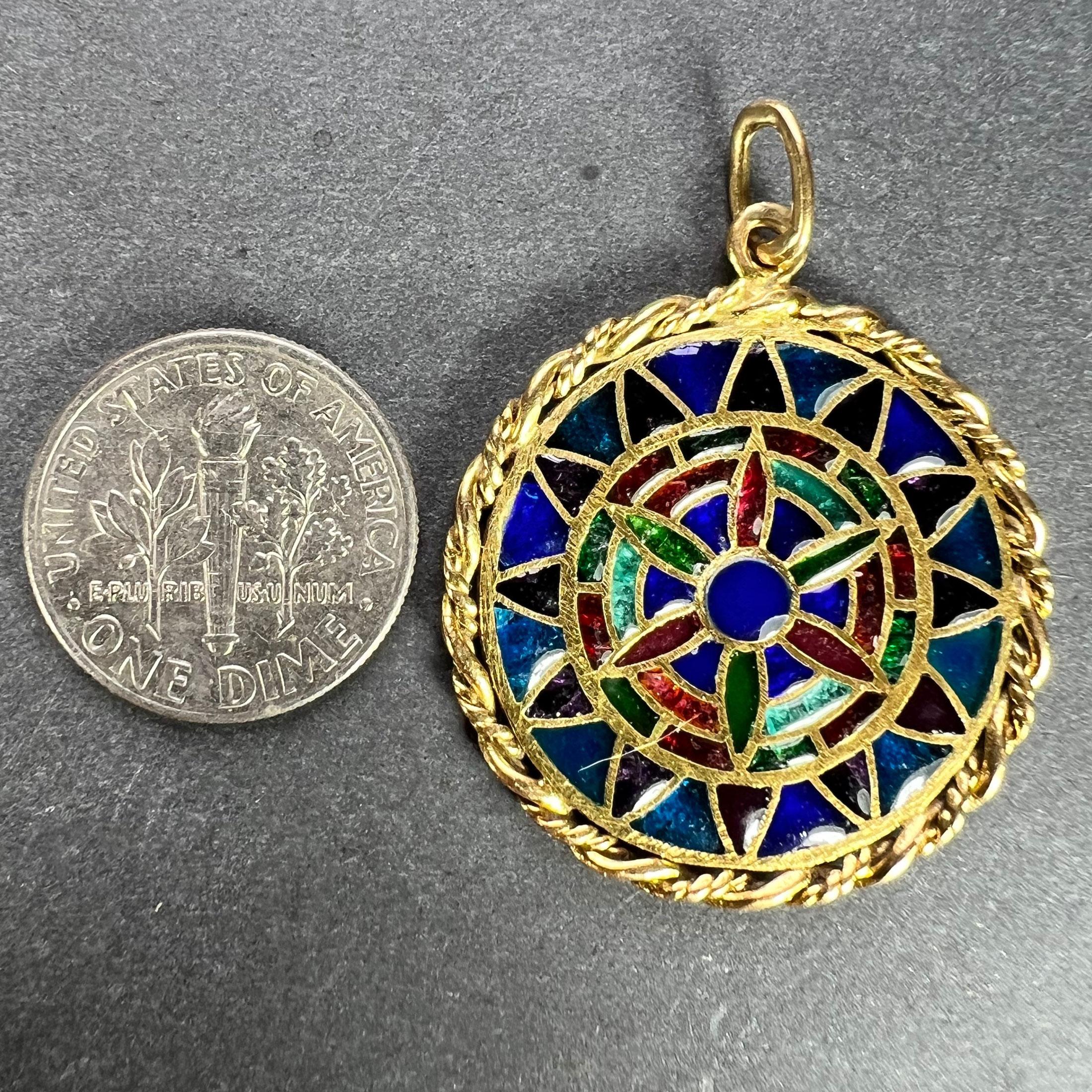 Medaglia con ciondolo in oro giallo 18 carati con smalto di Finestra Francese Plique A Jour in vendita 9