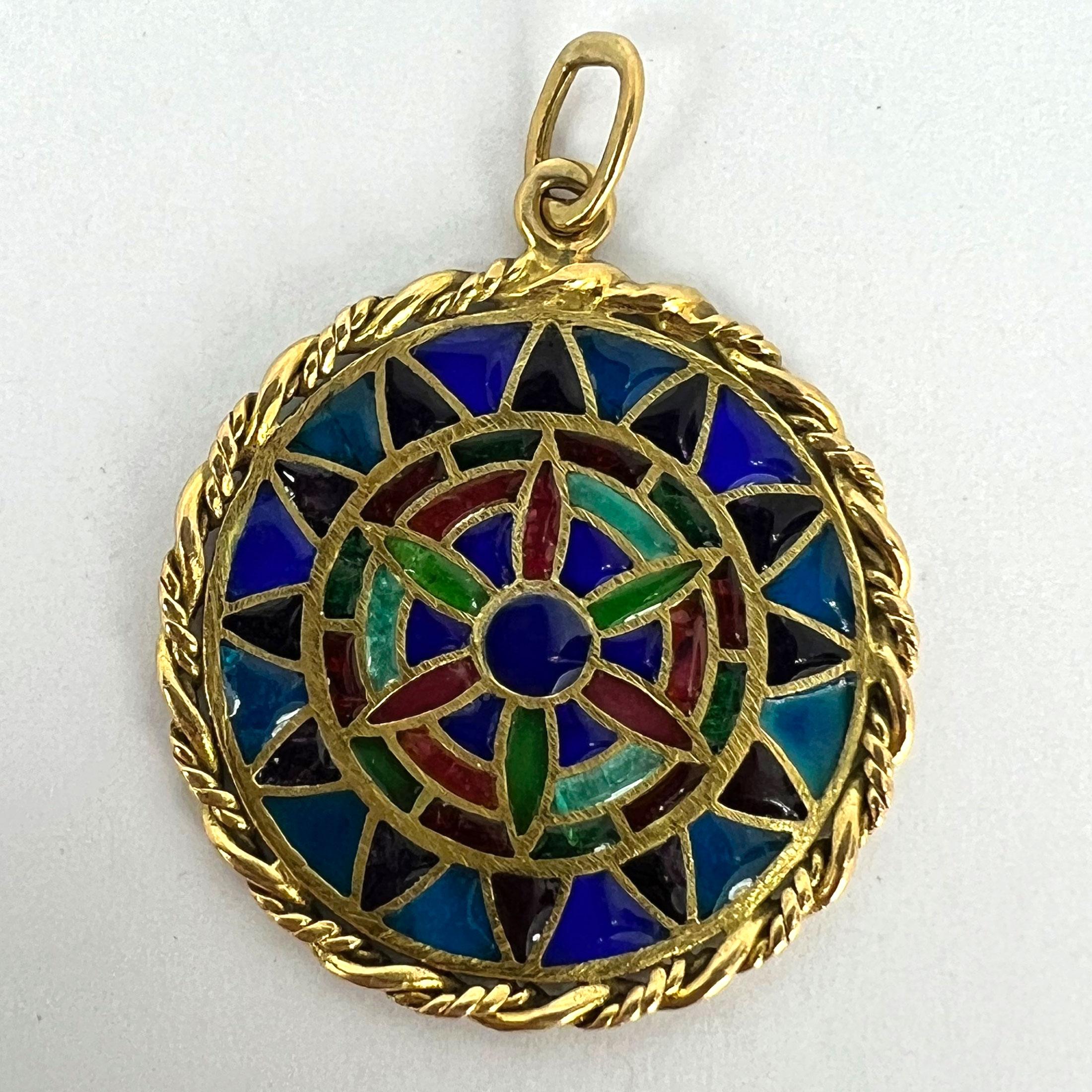 Medaglia con ciondolo in oro giallo 18 carati con smalto di Finestra Francese Plique A Jour in vendita 10