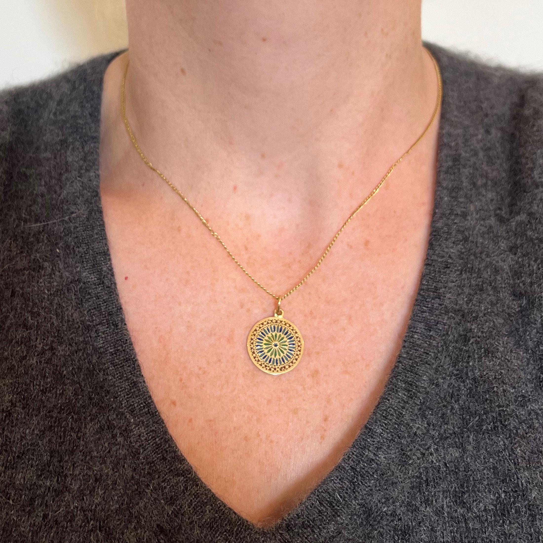 French Window Plique A Jour Enamel 18K Yellow Gold Pendant Medal For Sale 1