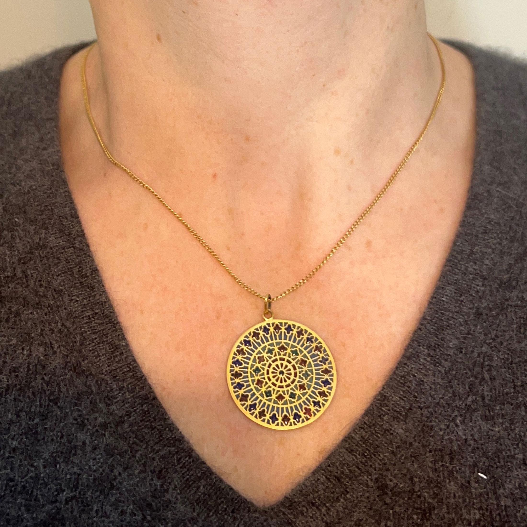 French Window Plique A Jour Enamel 18K Yellow Gold Pendant Medal For Sale 4