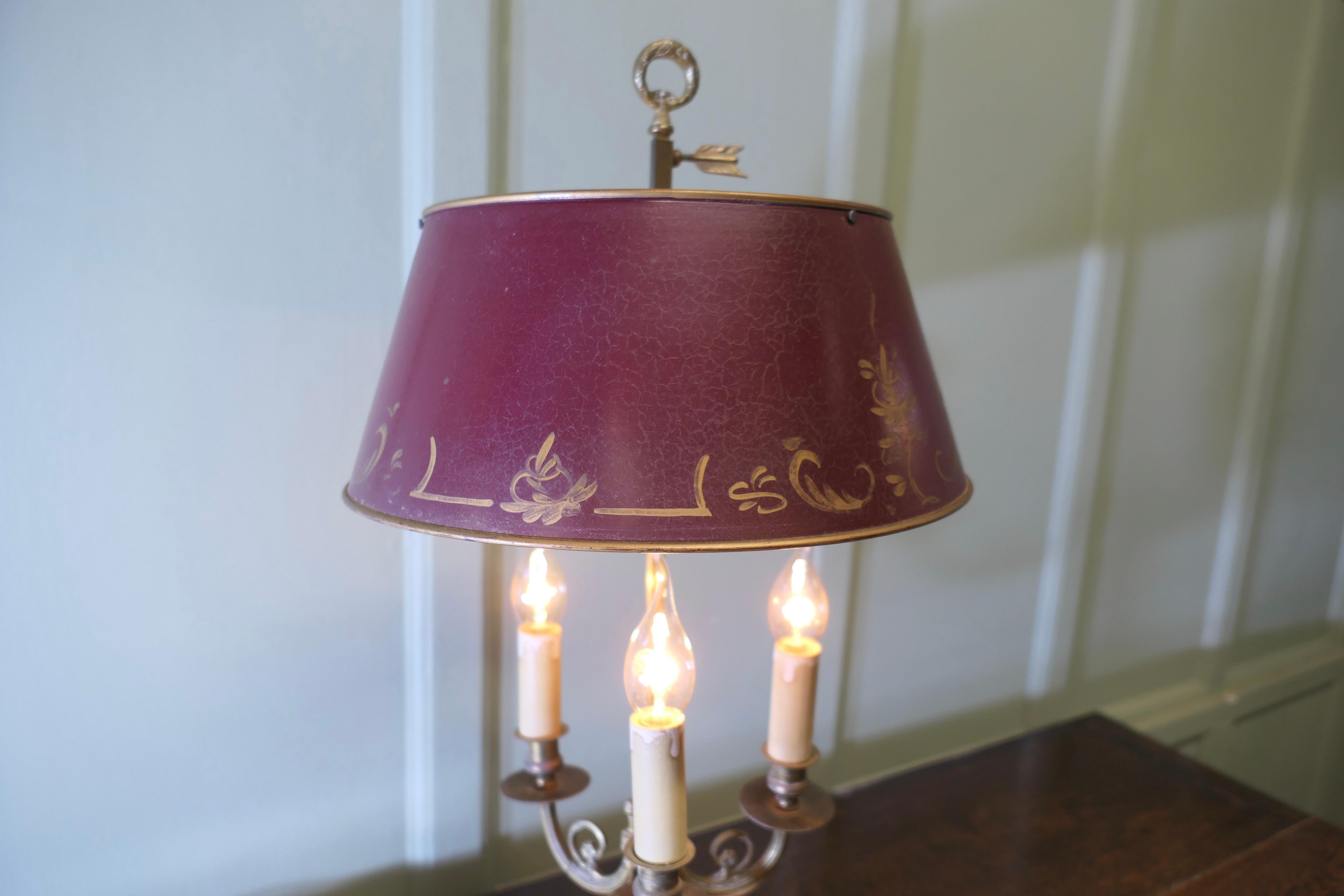 French Provincial French Wine and Gold Toleware and Brass Triple Desk Lamp  A lovely piece For Sale