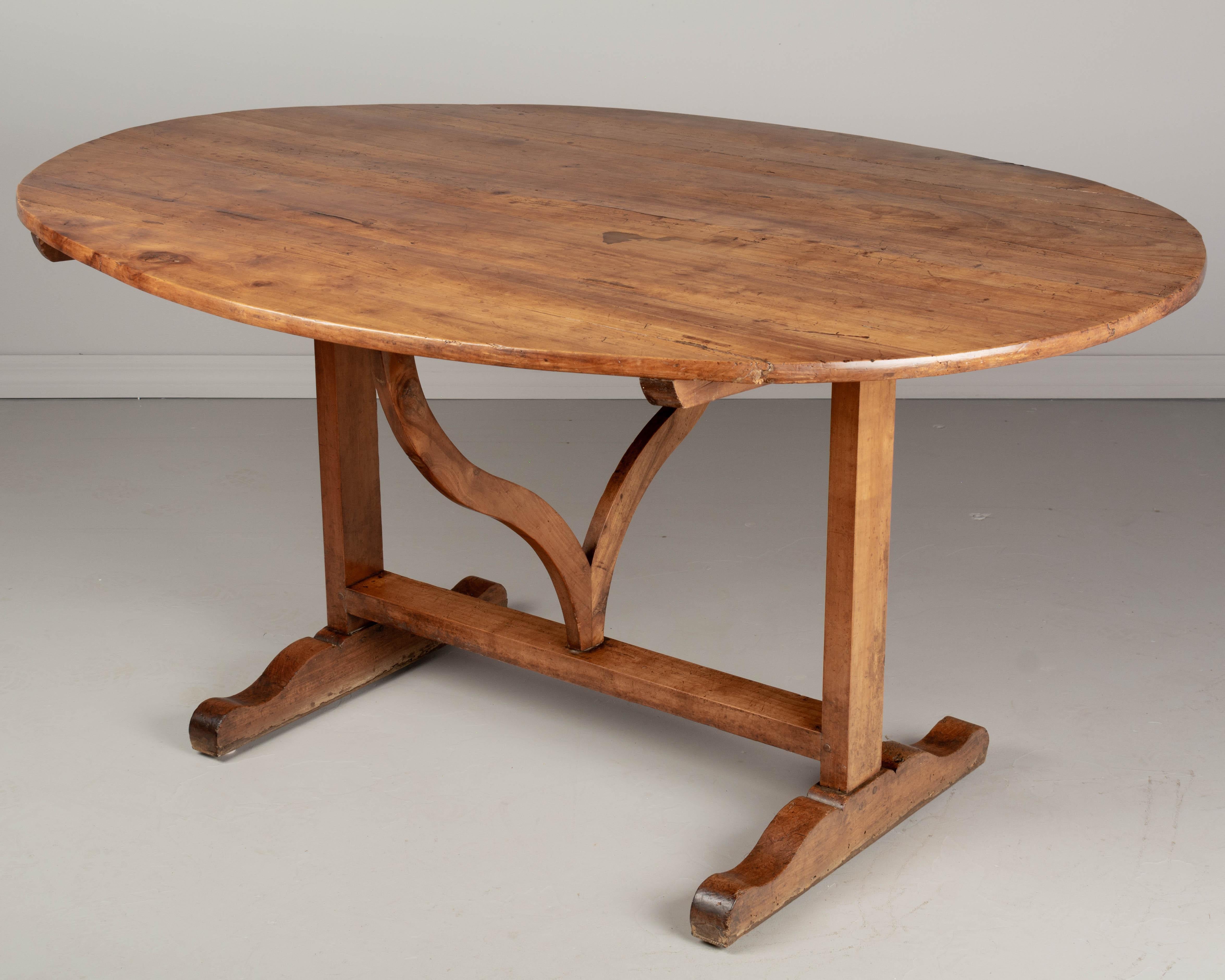 French Wine Tasting Table or Tilt-Top Dining Table For Sale 4