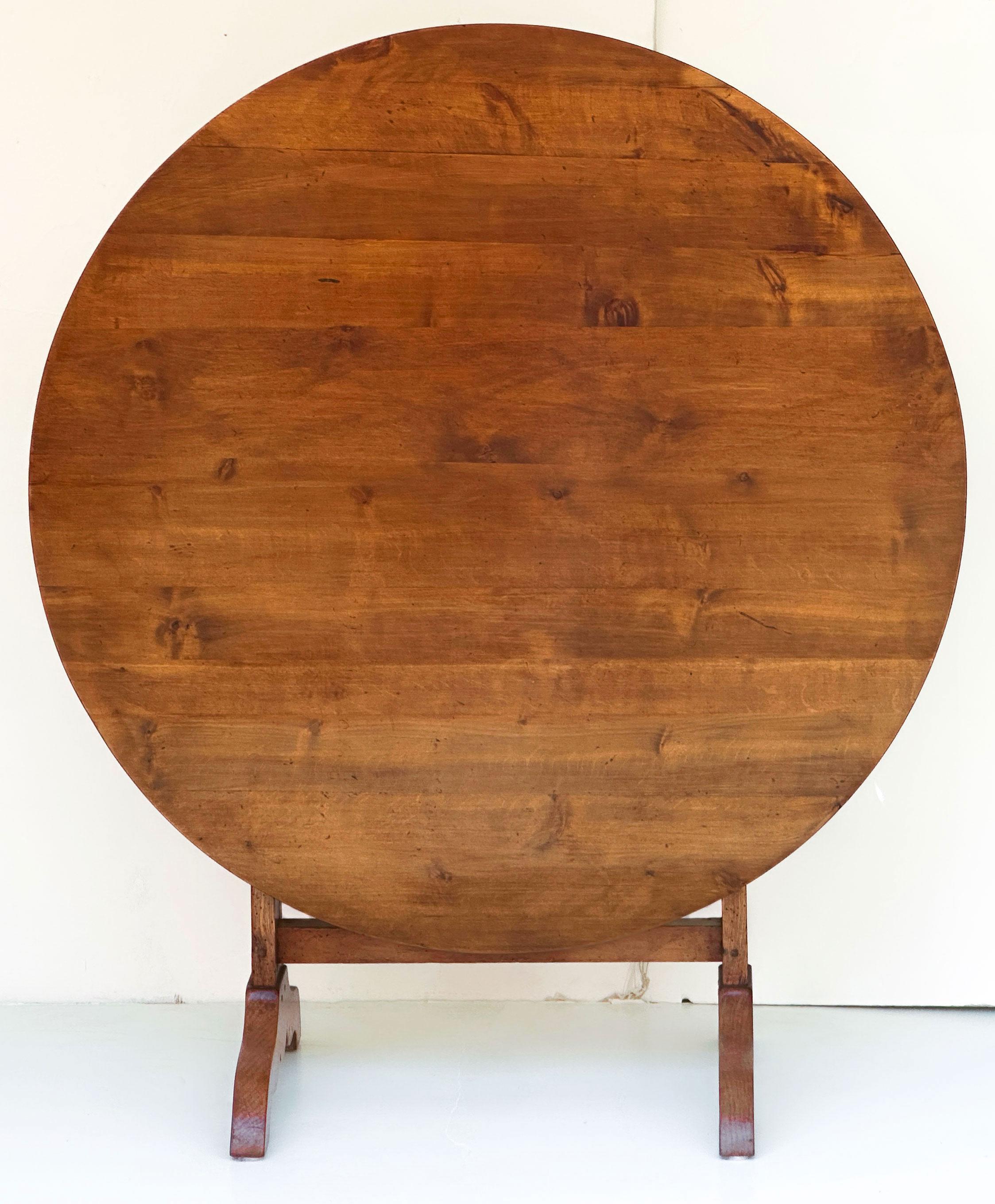 Country French Wine Tasting Vendange Round Tilt-Top Table of Cherrywood For Sale