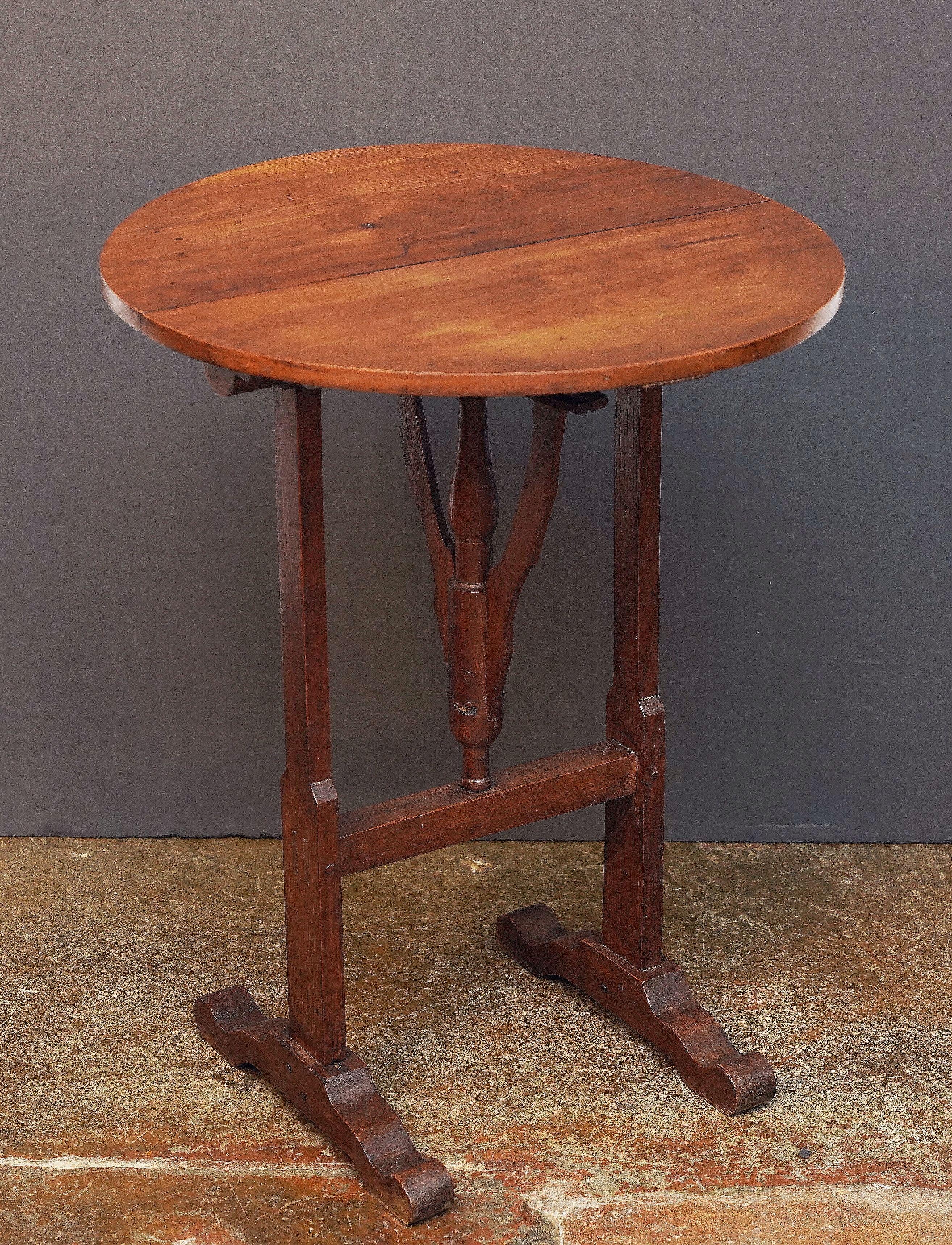 French Wine Tasting Vendange Tilt-Top Table of Cherry and Chestnut 7