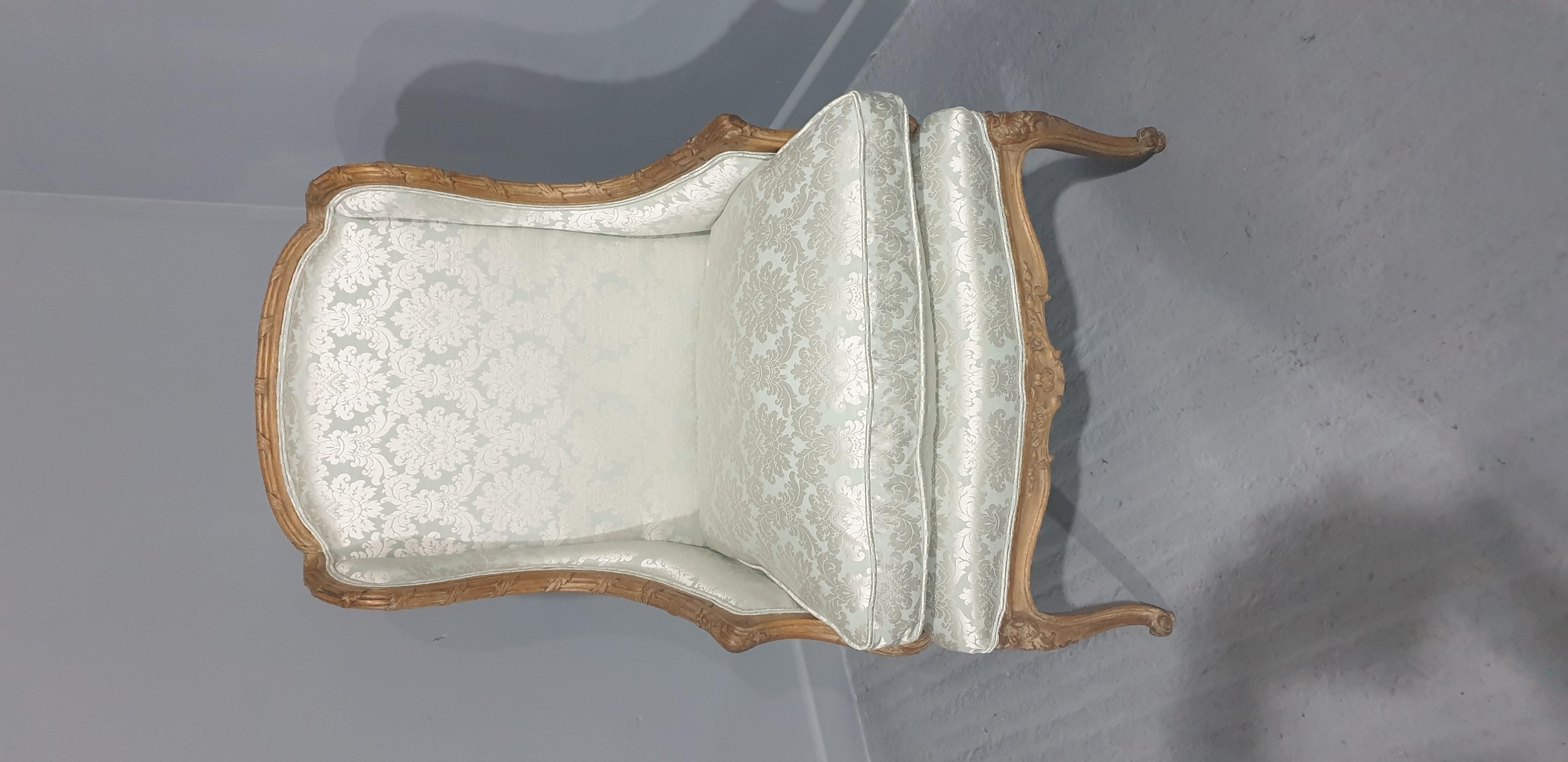 French Winged Armchair In Excellent Condition For Sale In Swadlincote, GB