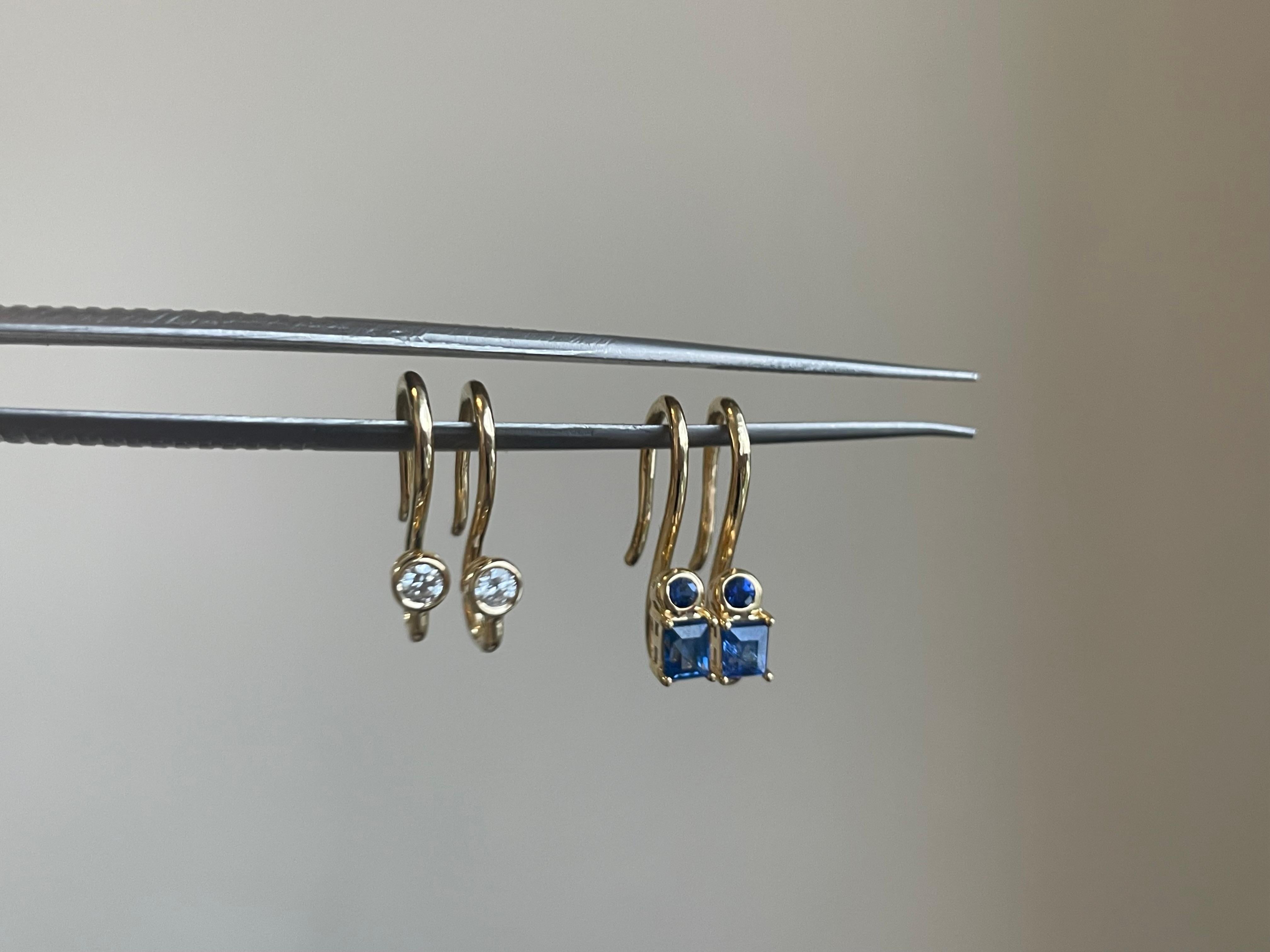 French wire earring with unheated blue sapphire earring in 18k solid gold 3