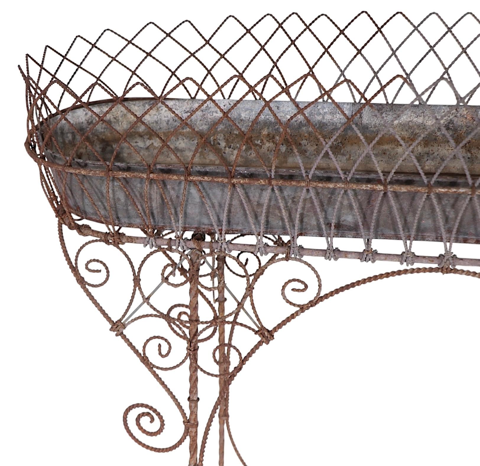 Fioriera Jardiniere francese in filo metallico del 1880/1920 circa in vendita 7