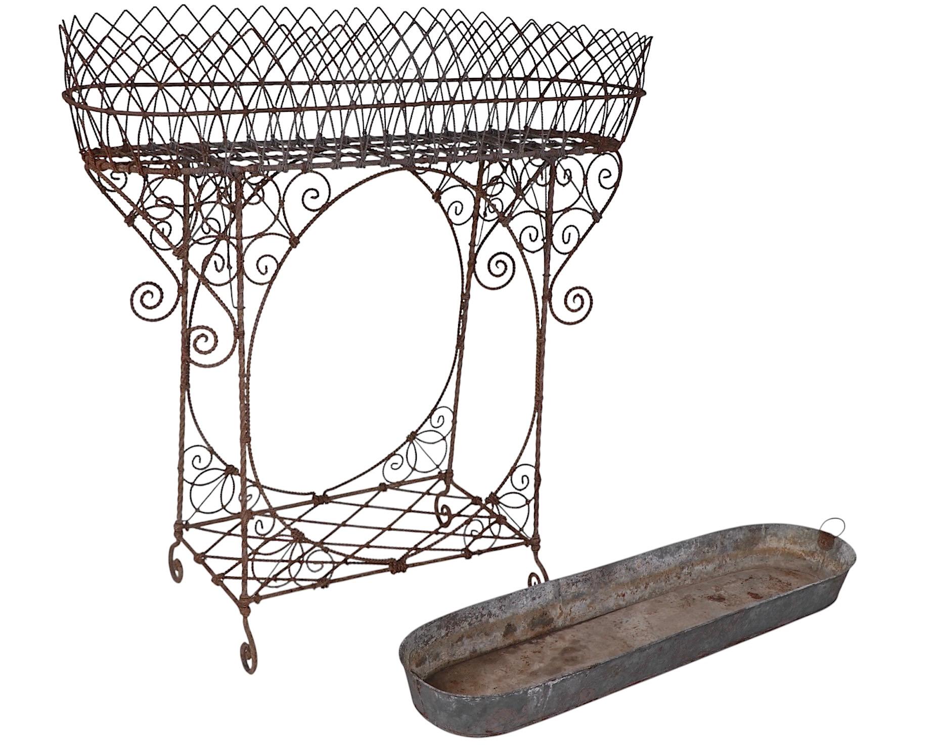 Metallo Fioriera Jardiniere francese in filo metallico del 1880/1920 circa in vendita