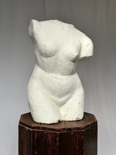 Französische Frau mit Torso aus weiß lackiertem Ton, Frankreich 1960er Jahre, Nude