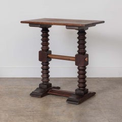 Mesita auxiliar francesa de madera y cobre, de Charles Dudouyt
