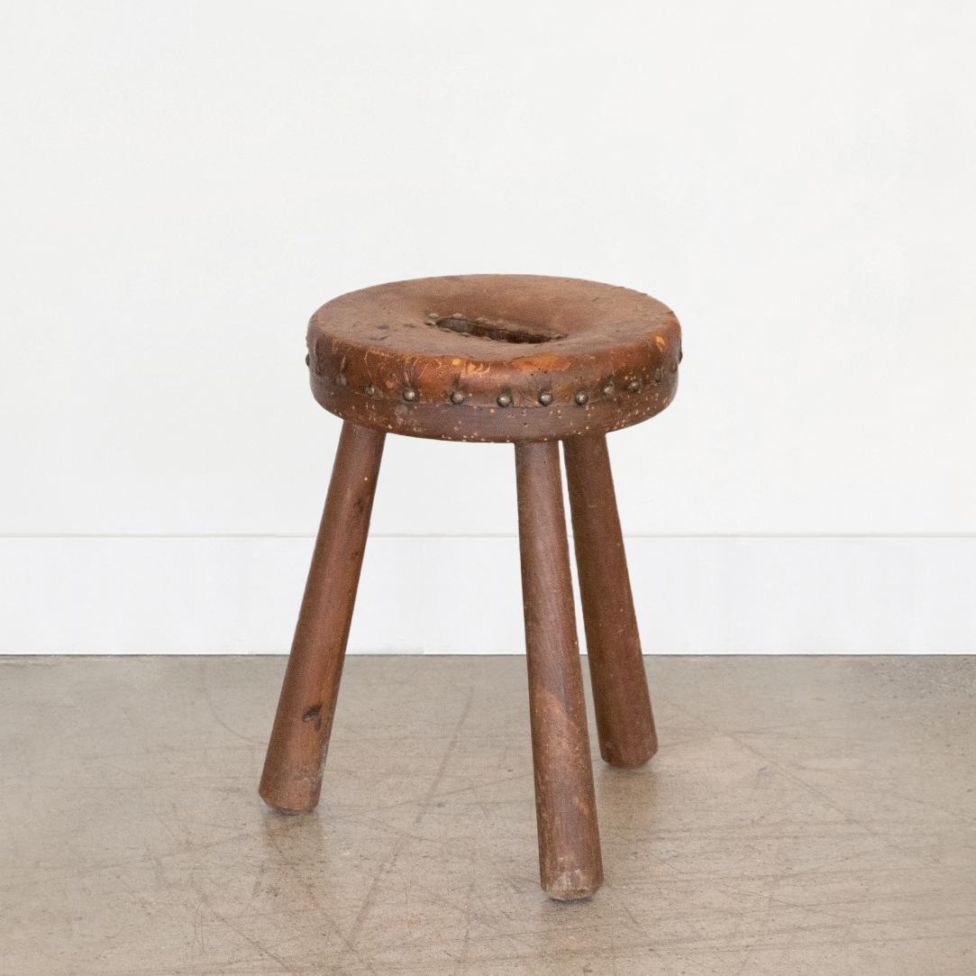 French Wood and Leather Tripod Stool In Good Condition For Sale In Los Angeles, CA
