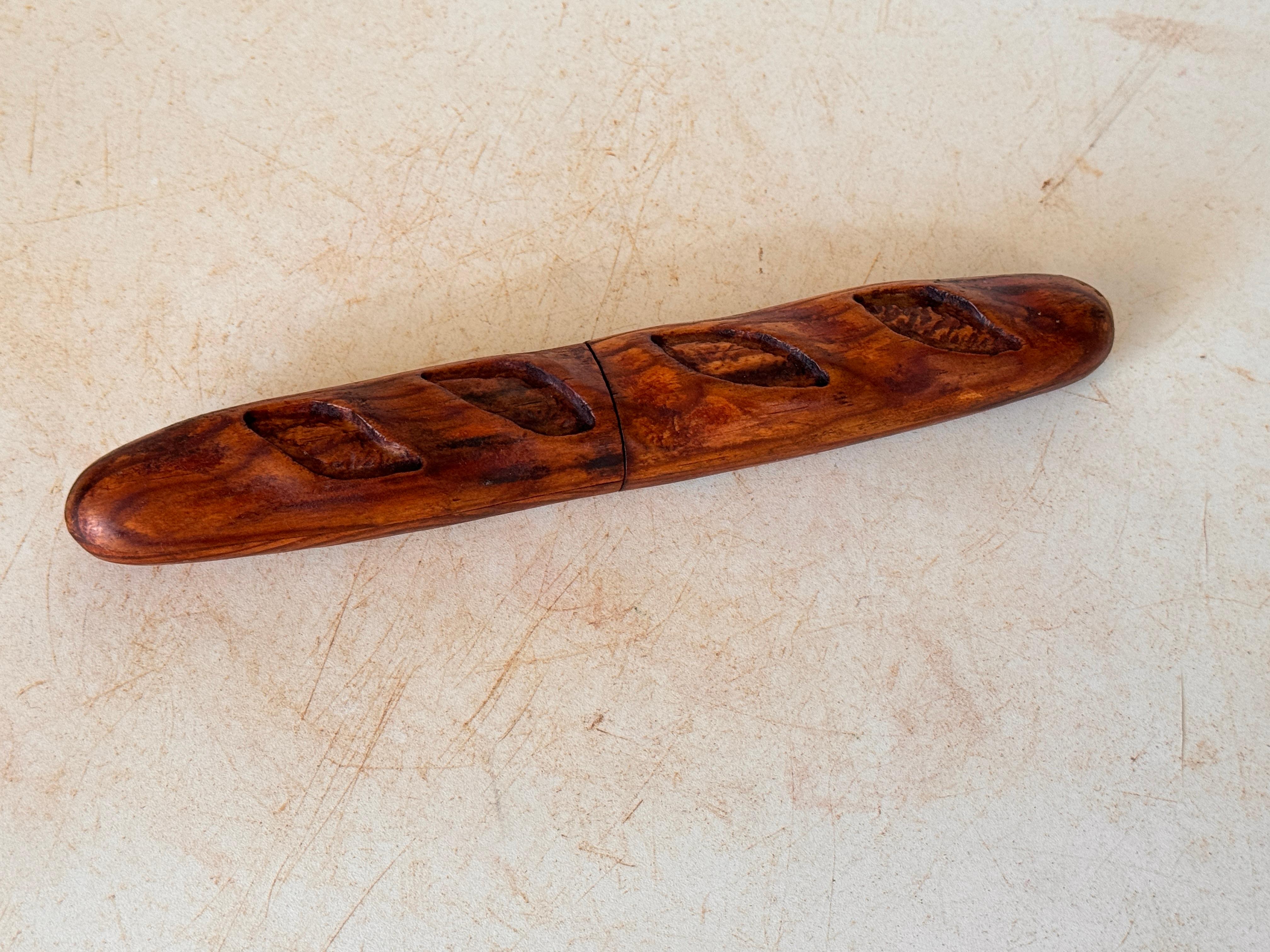 Mid-Century Modern French Wood Bread Knife indide a bread-shaped scabbard brown Color 20th Century For Sale