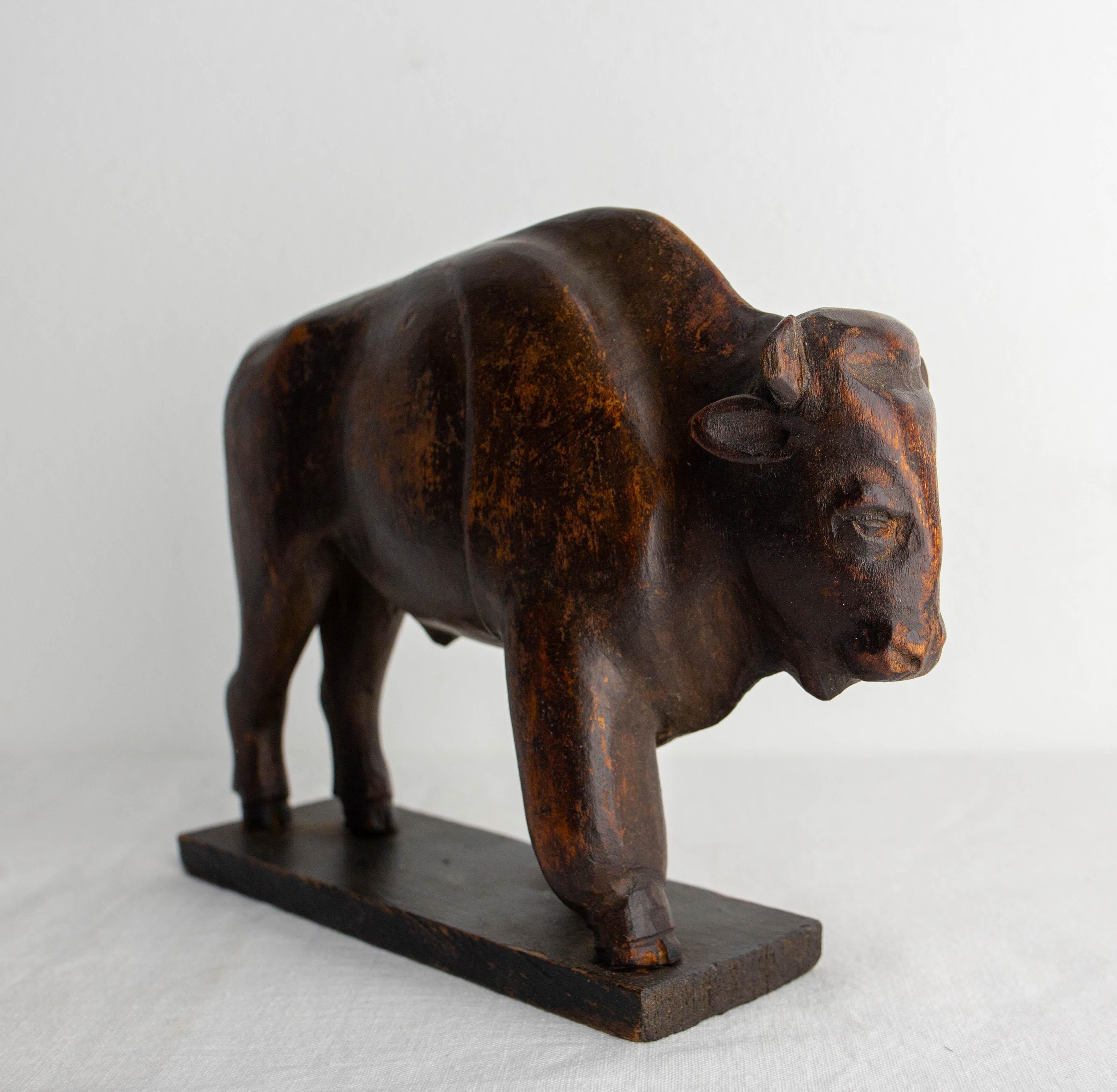 Statuetta di bufalo in legno francese del 1940 circa In condizioni buone in vendita a Labrit, Landes