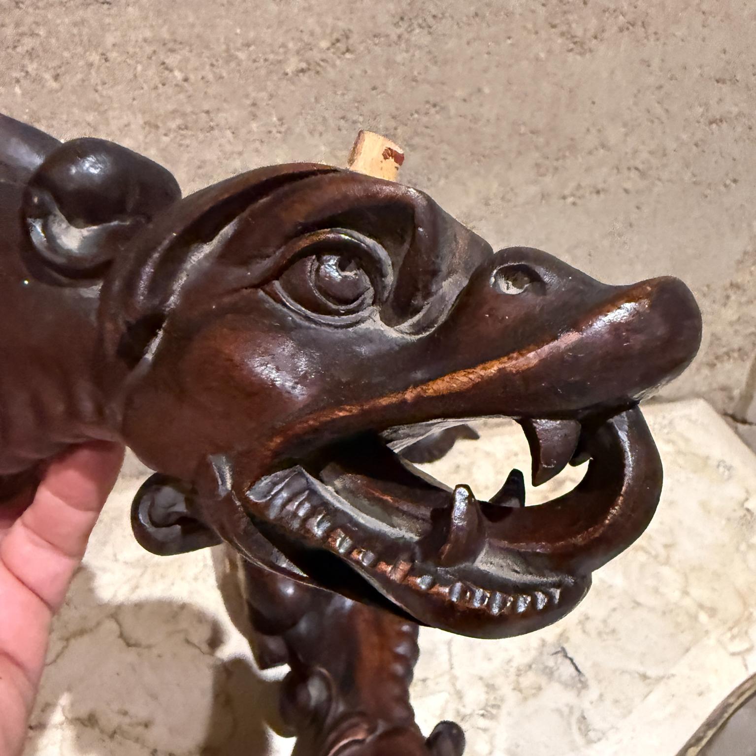 Französisch Wood Corbels geschnitzt Greif Drache Wasserspeier Figur architektonischen Bergbau (Gebeizt) im Angebot