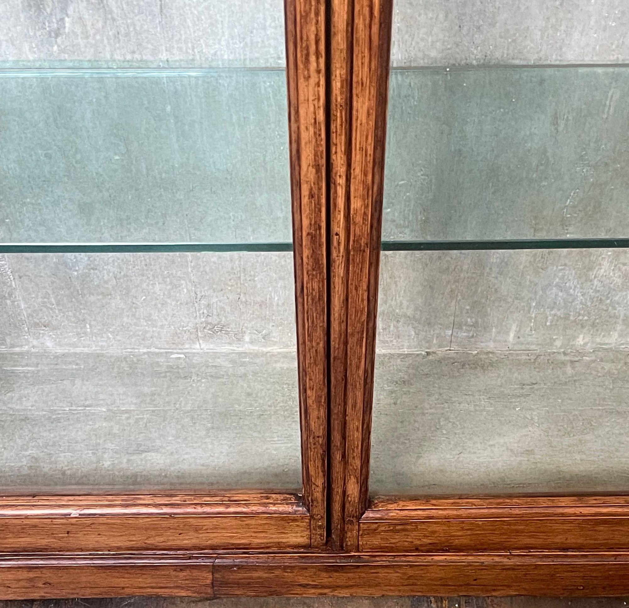 Französisch Holz & Glas Vitrine, 20. Jahrhundert. im Angebot 1