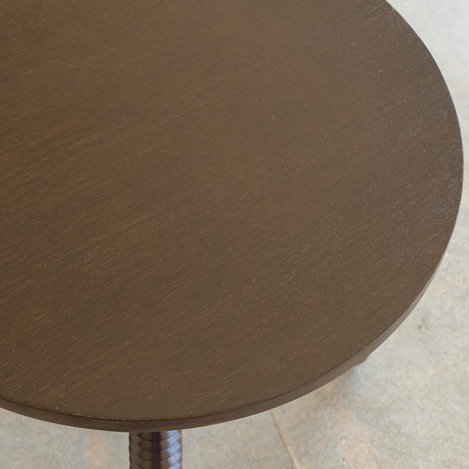 Französischer Gueridon-Tisch aus Holz im Stil von Charles Dudouyt im Angebot 1