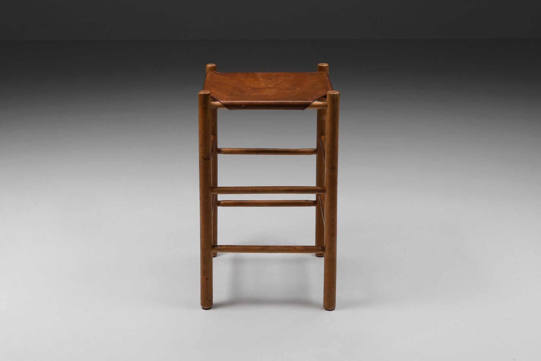 Sgabello da bar francese in legno e pelle, metà del secolo scorso, artigianato, anni '50 in vendita 1