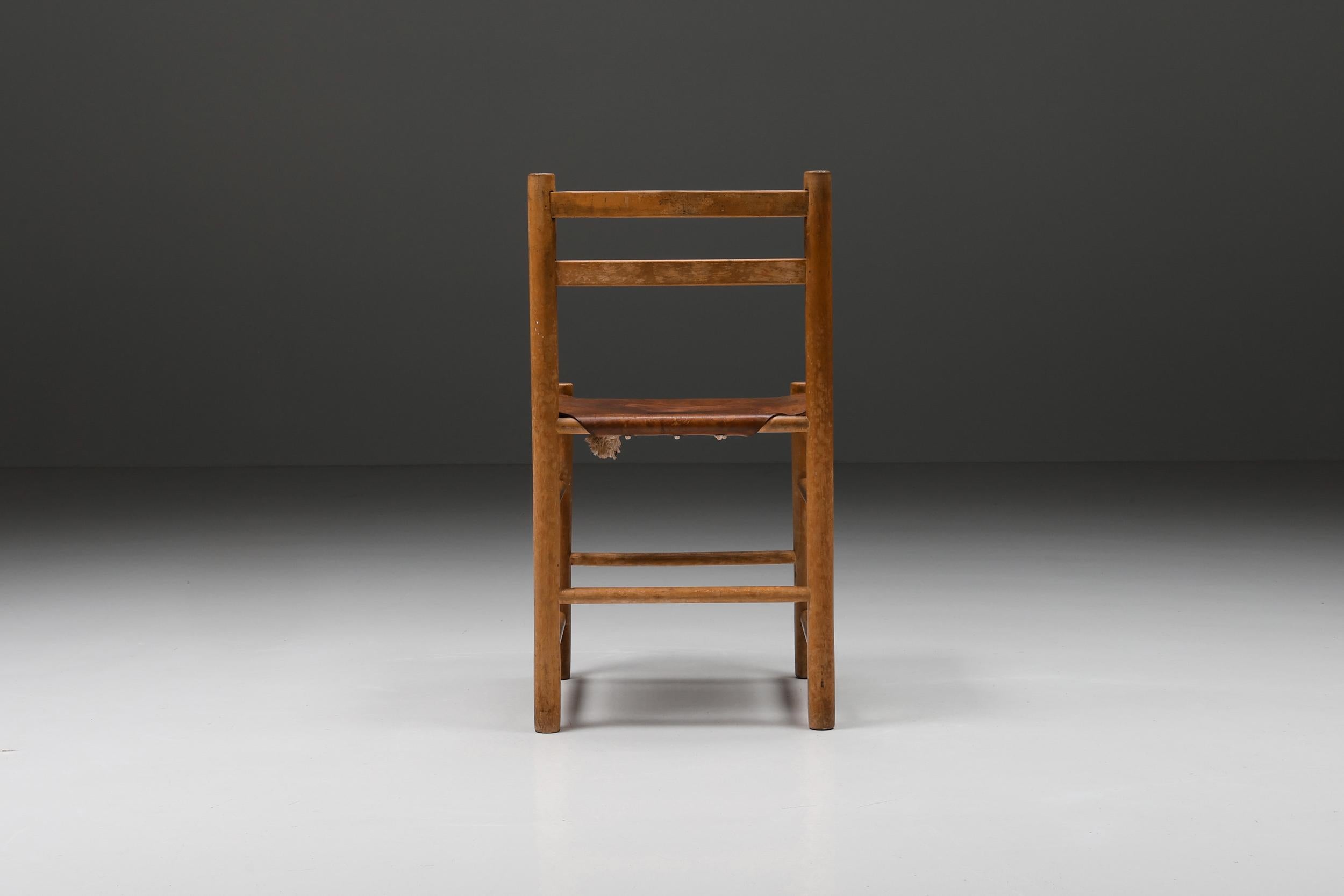 Milieu du XXe siècle Chaises de salle à manger en cognac, France, années 1950 en vente