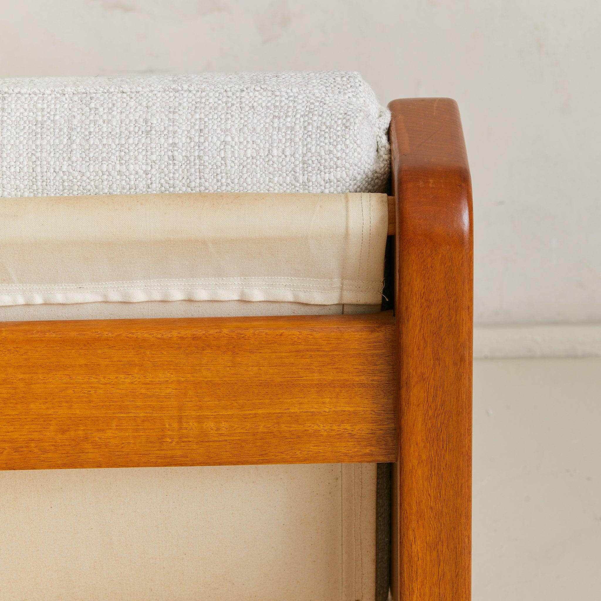 French Wood Lounge Chair in Ivory Mottled Bouclé, 1970s - 2 Available en vente 5