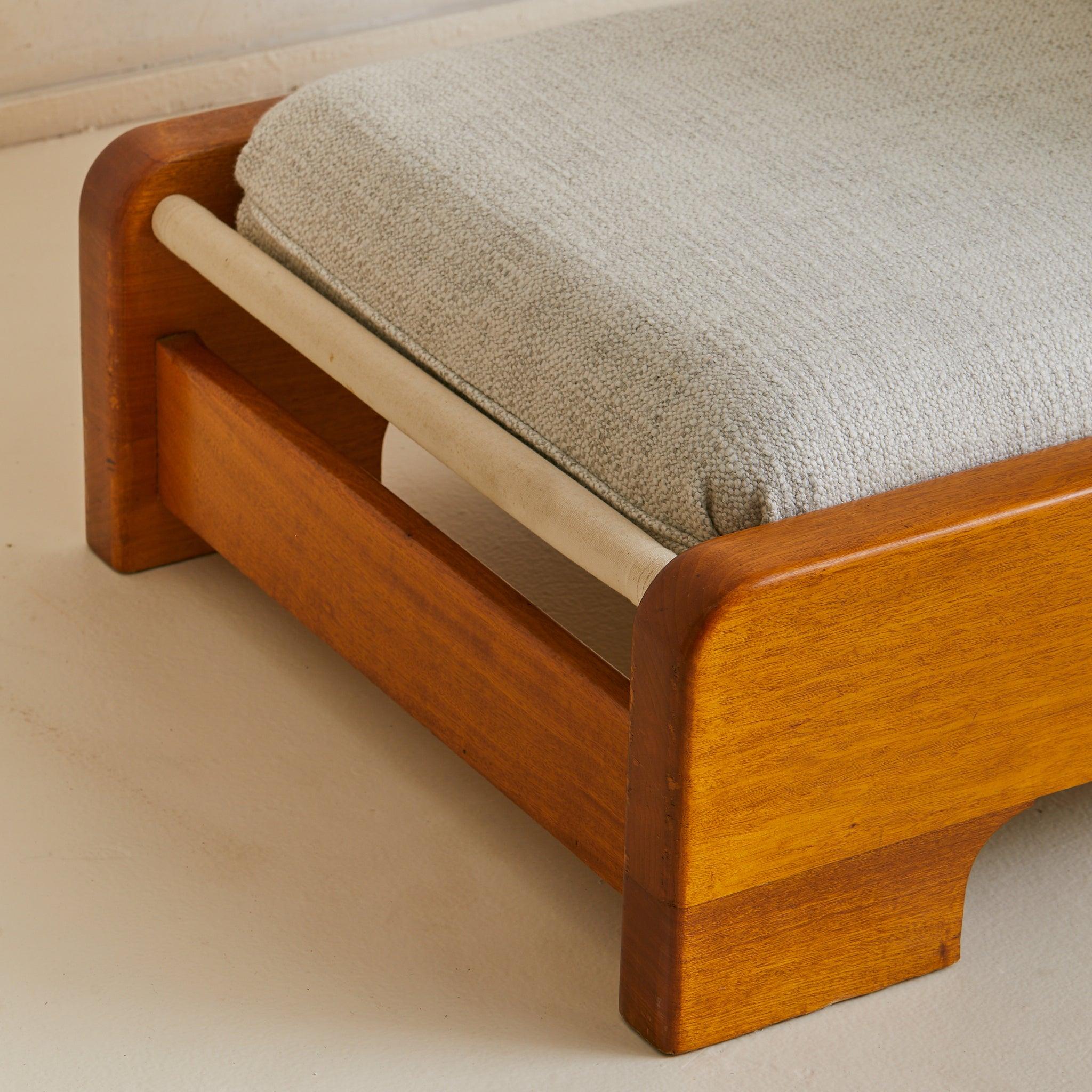 French Wood Lounge Chair in Ivory Mottled Bouclé, 1970s - 2 Available en vente 2