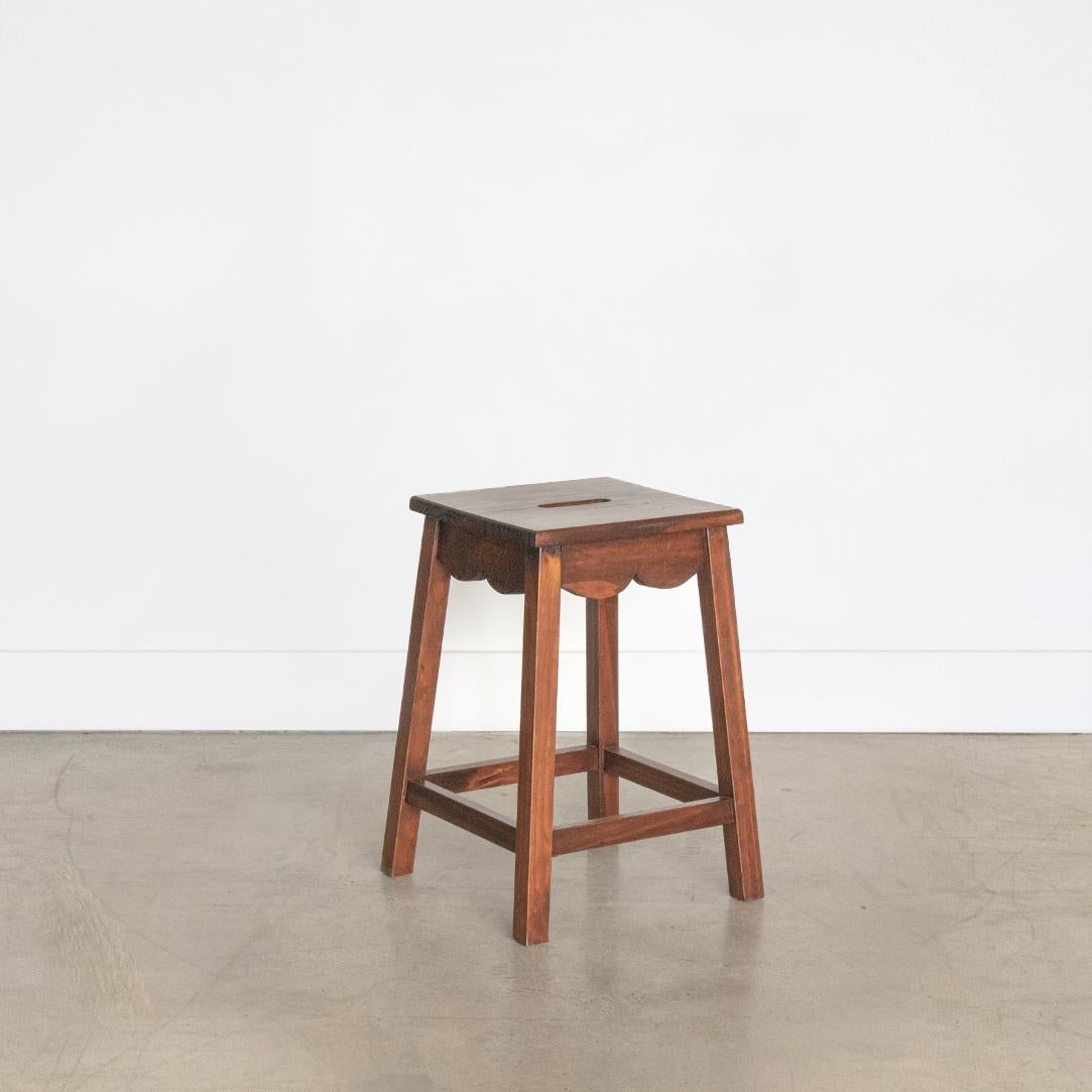 scallop stool