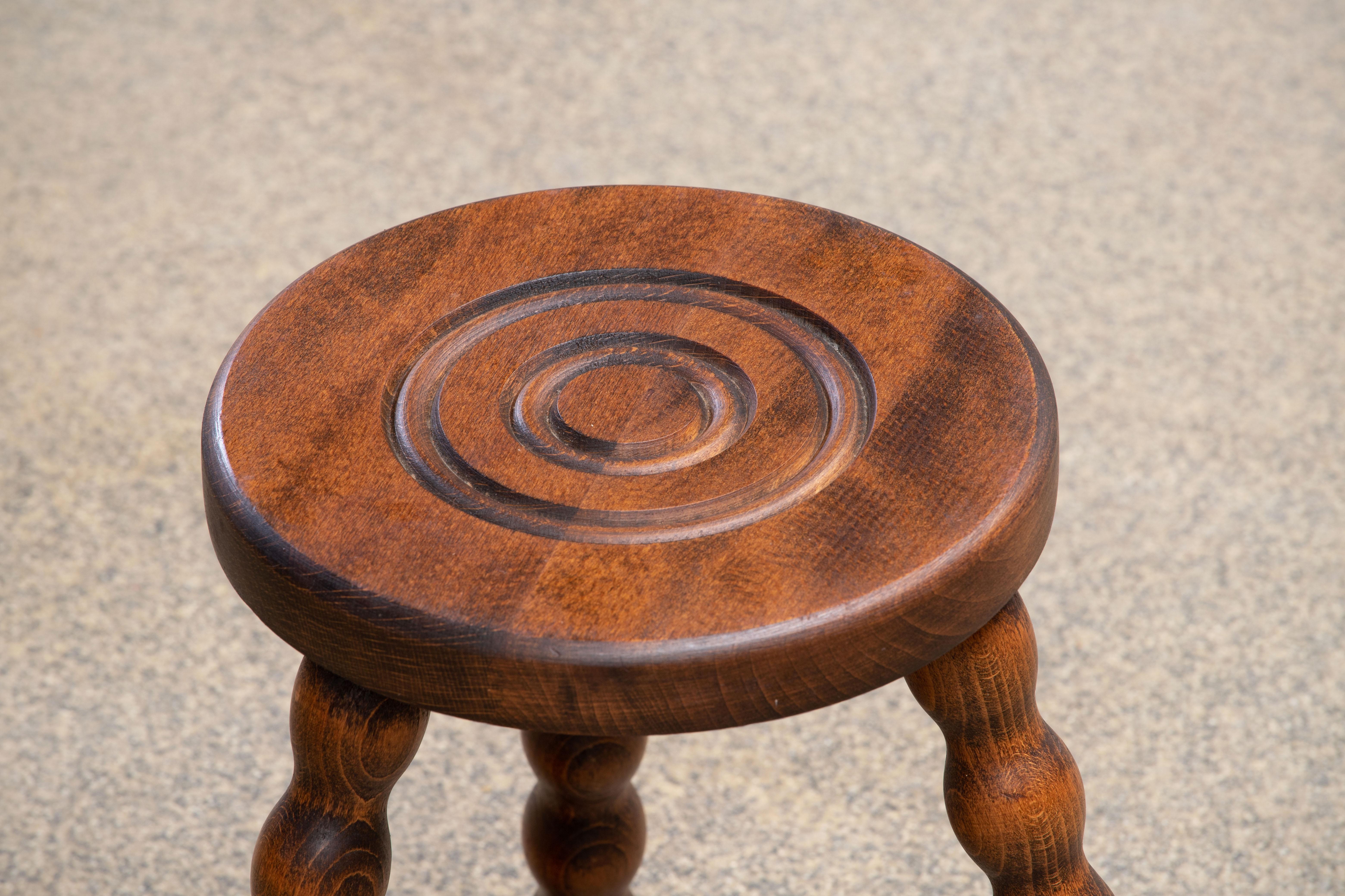 tripod wooden stool