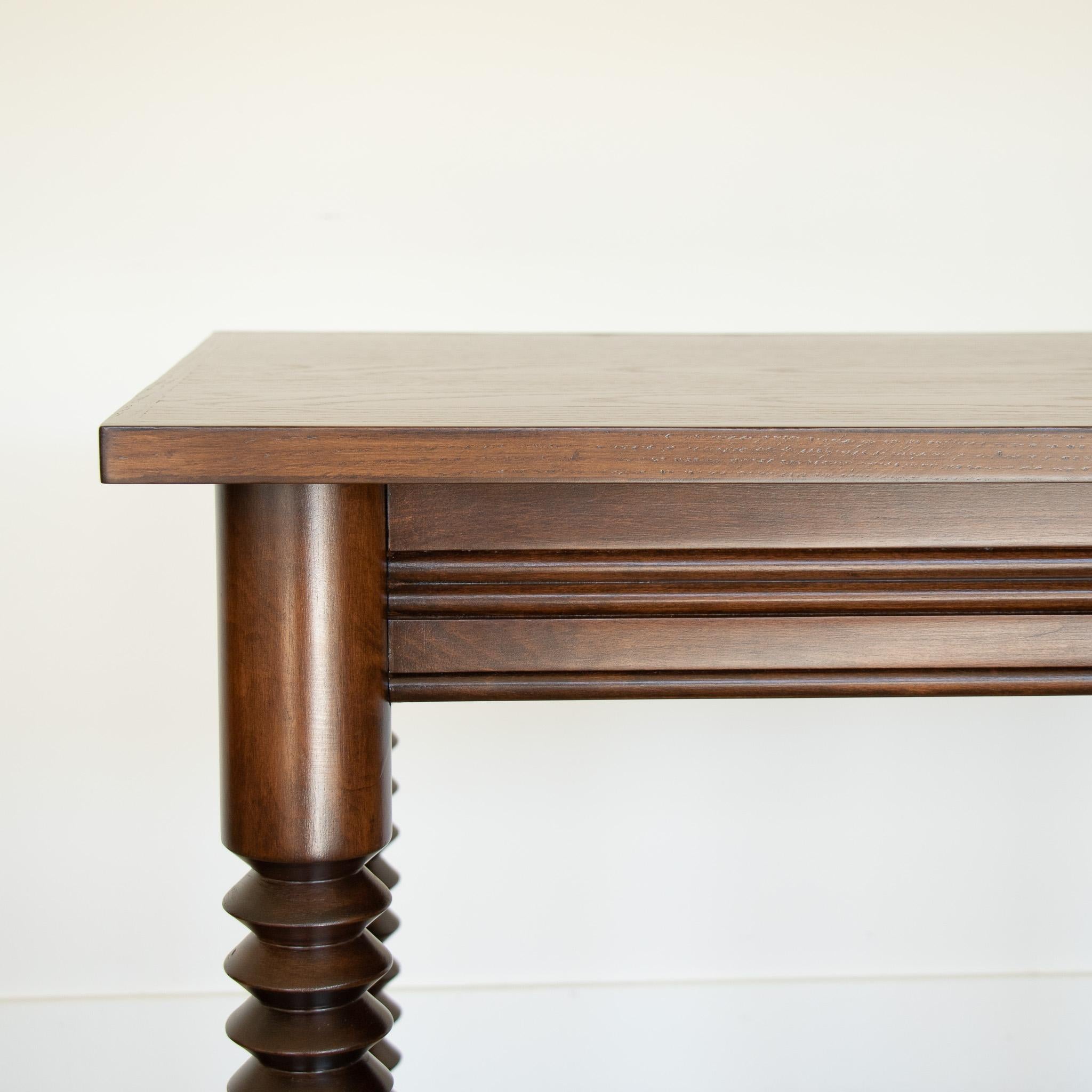 Chêne Table en bois française par Charles Dudouyt en vente
