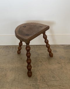 Tabouret tripode en bois français