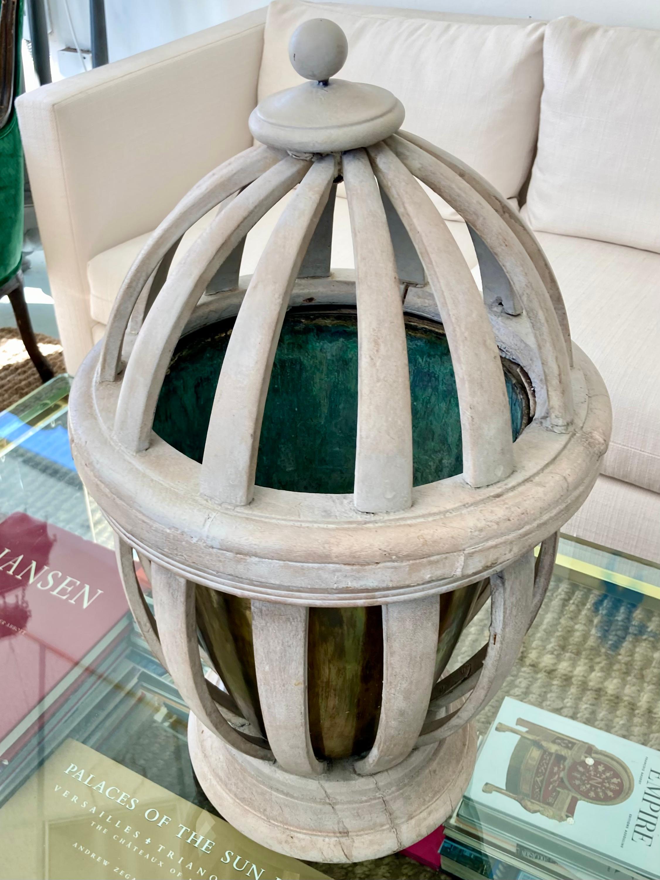 French Wood Urn Flower Pot With Lid In Good Condition For Sale In Los Angeles, CA