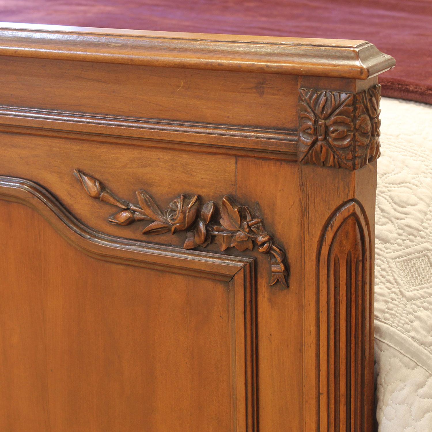Walnut French Wooden Antique Bed, WK189 For Sale